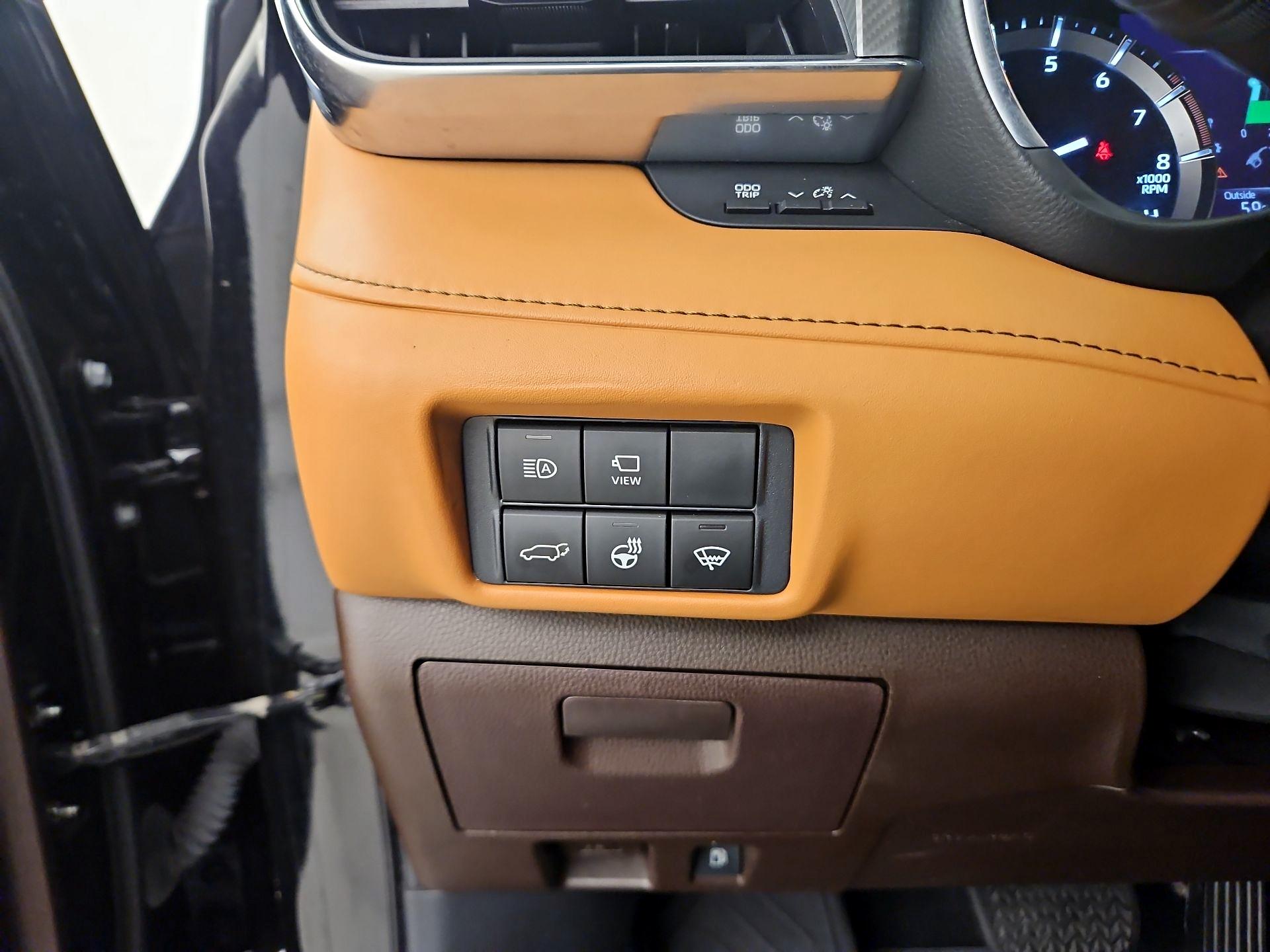 Thumbnail: 2021 Toyota Highlander - 13