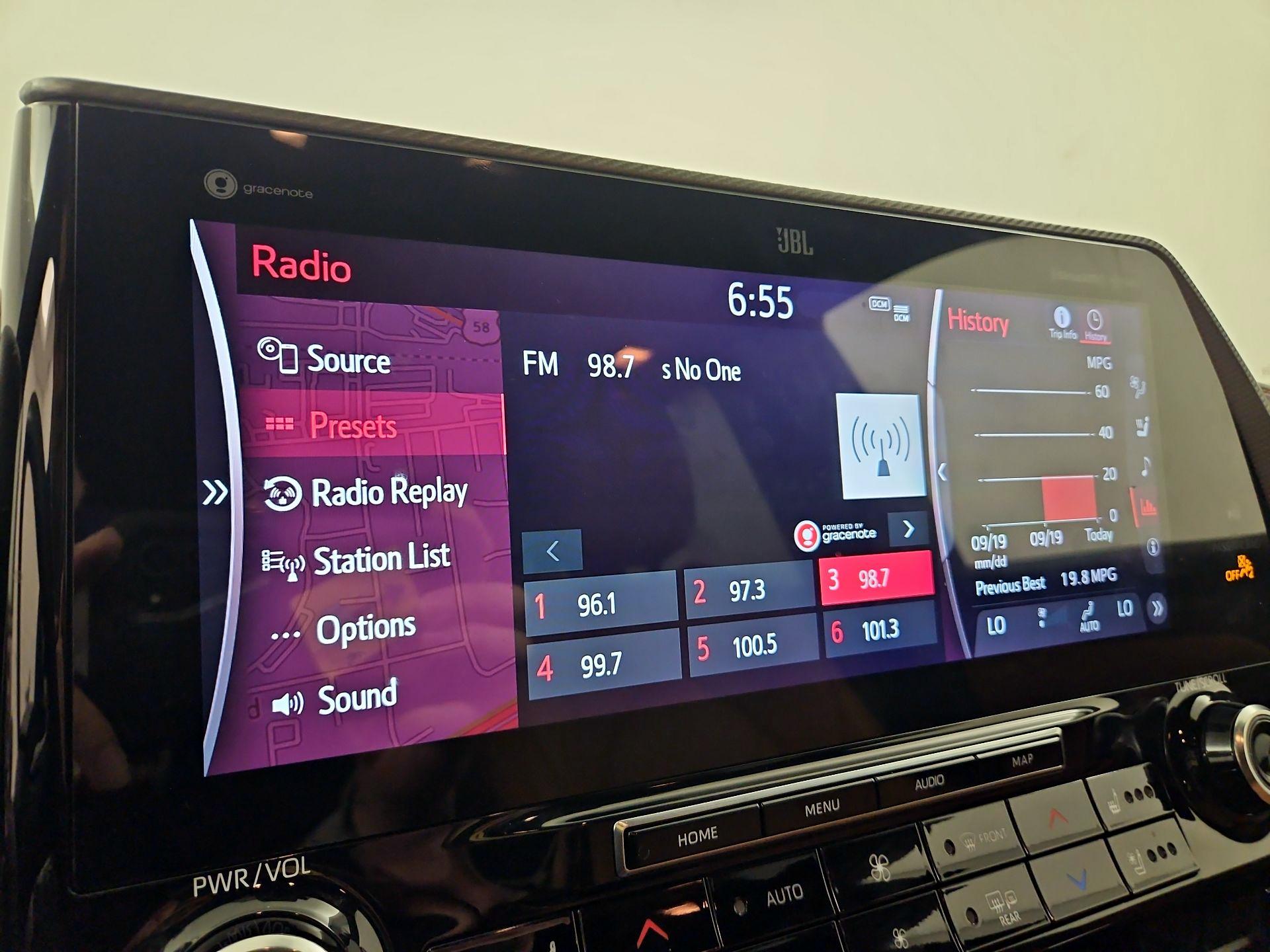 Thumbnail: 2021 Toyota Highlander - 16