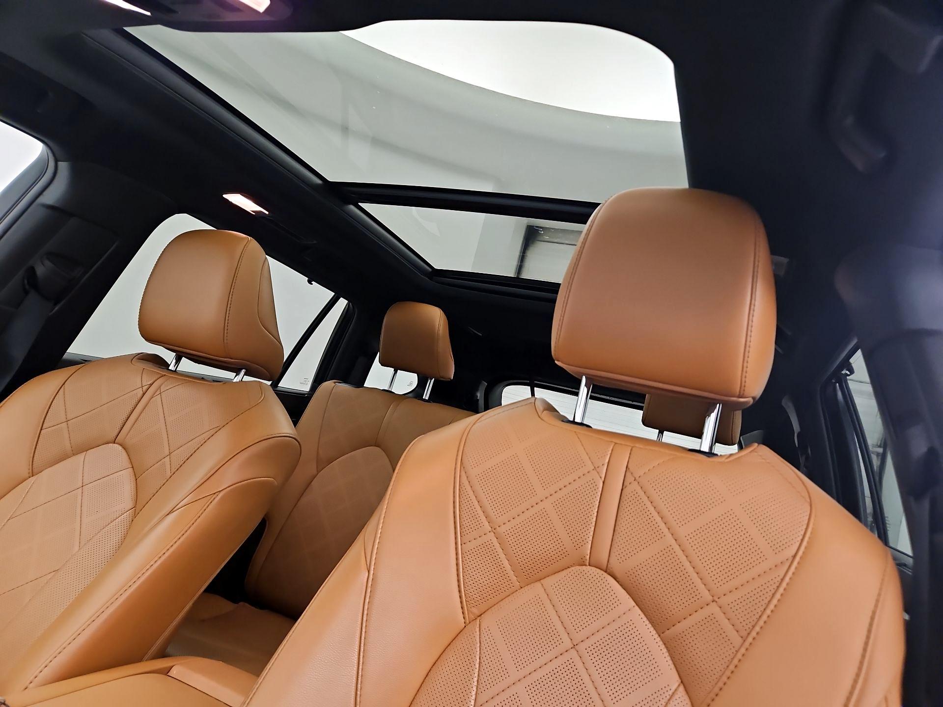 Thumbnail: 2021 Toyota Highlander - 20