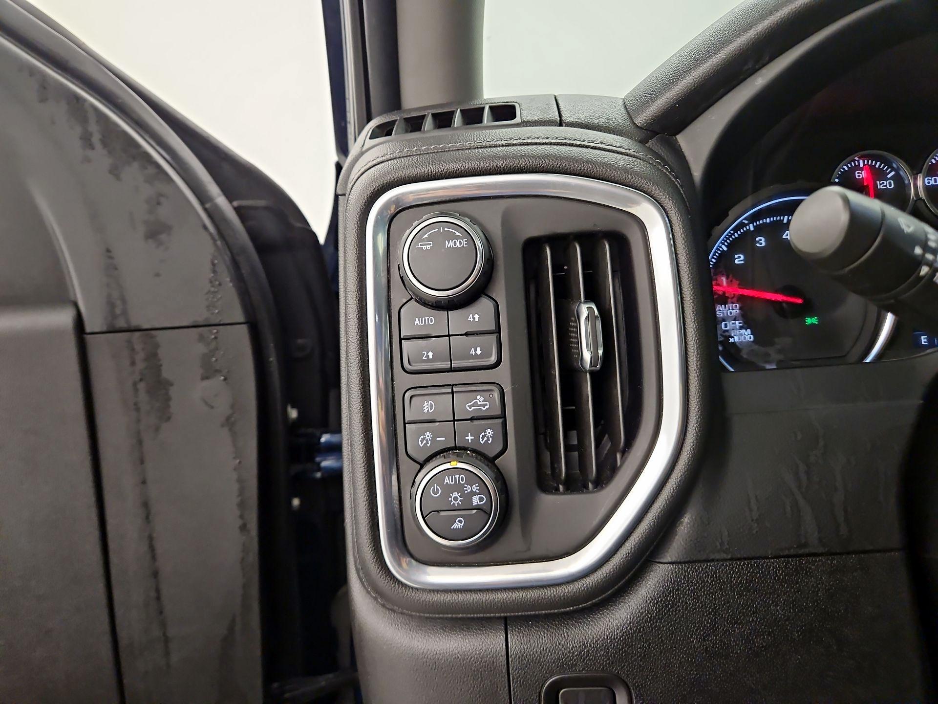 Thumbnail: 2021 Chevrolet Silverado 1500 - 13