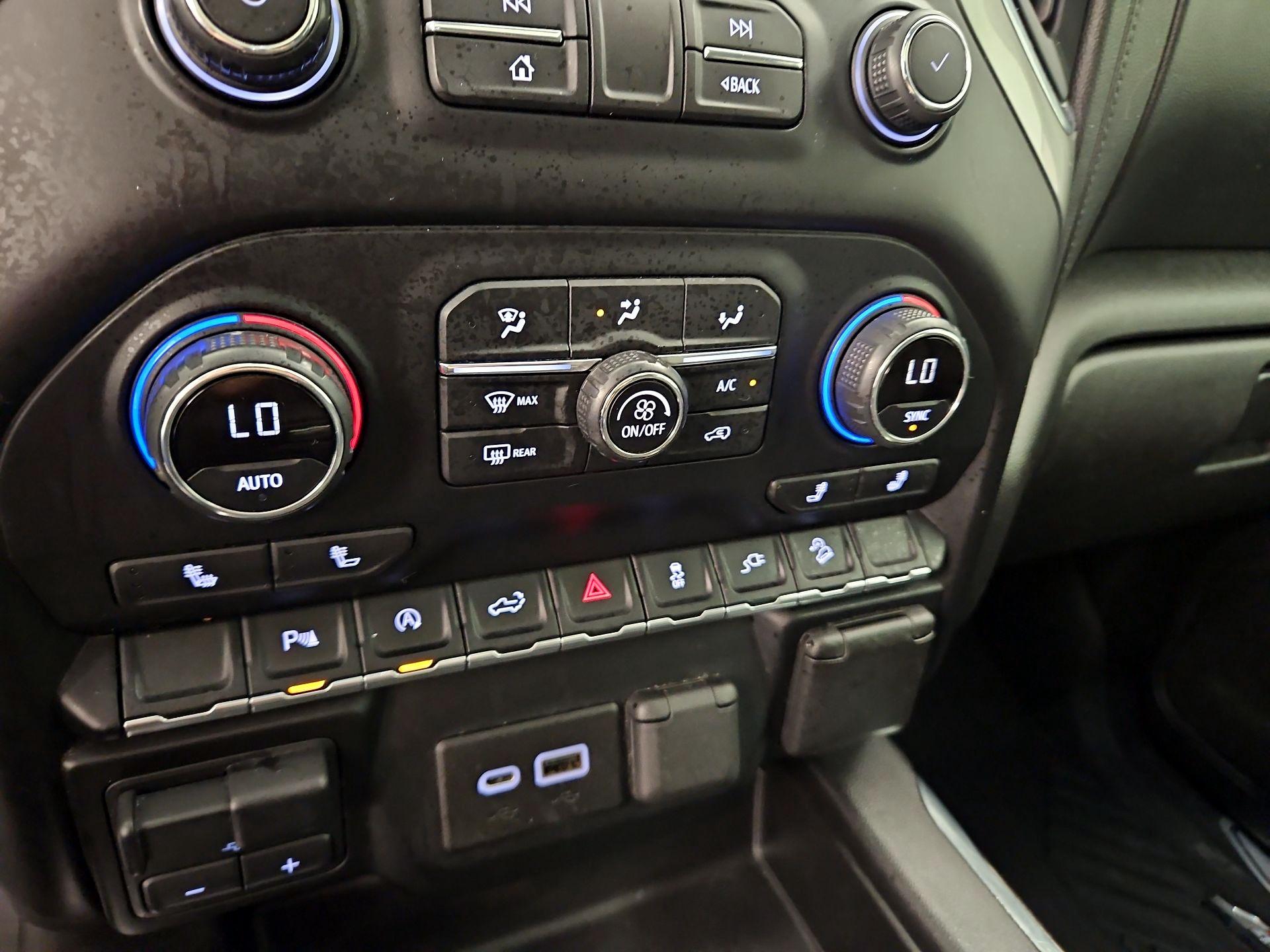 Thumbnail: 2021 Chevrolet Silverado 1500 - 16