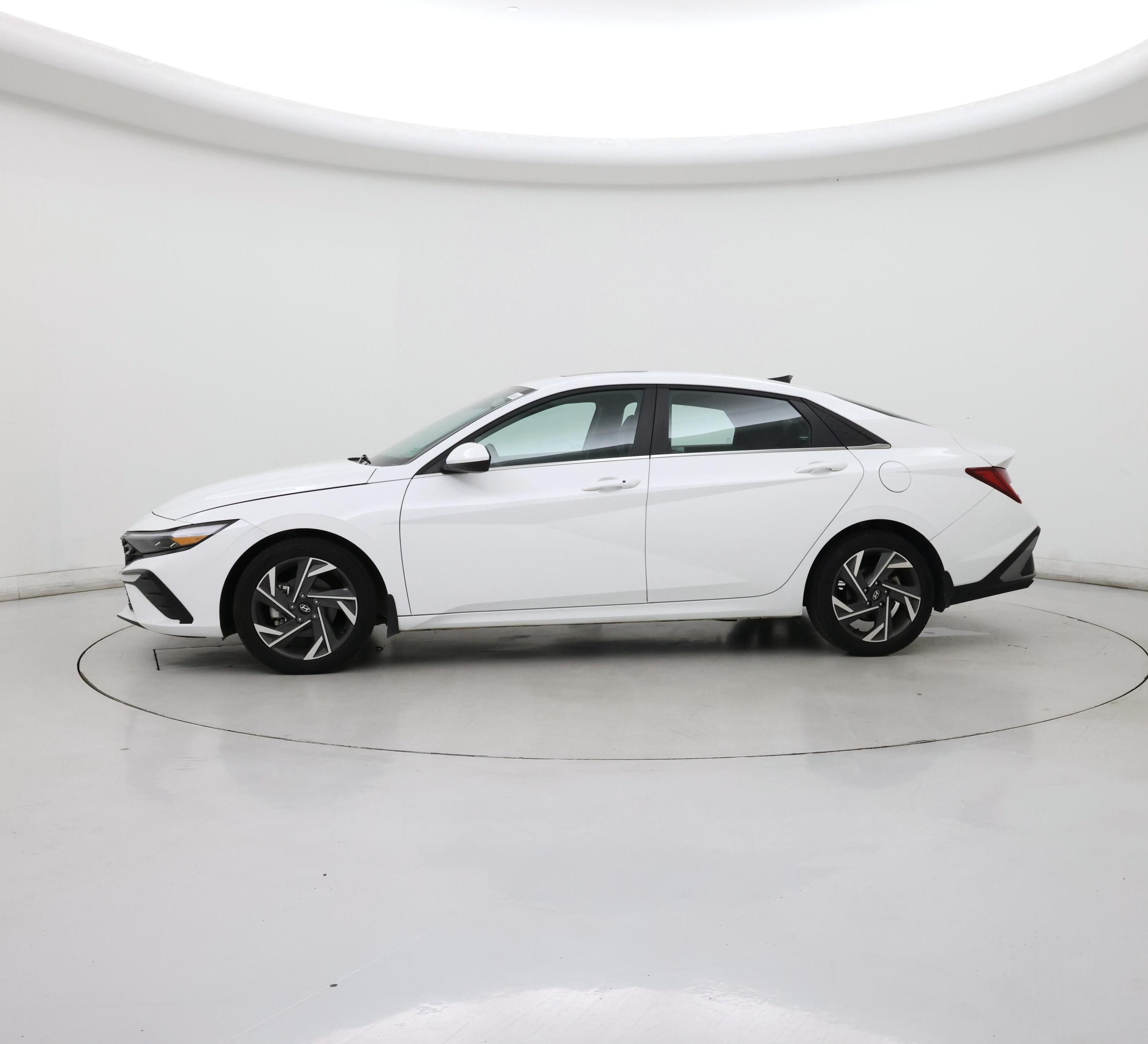 Thumbnail: 2024 Hyundai Elantra - 3