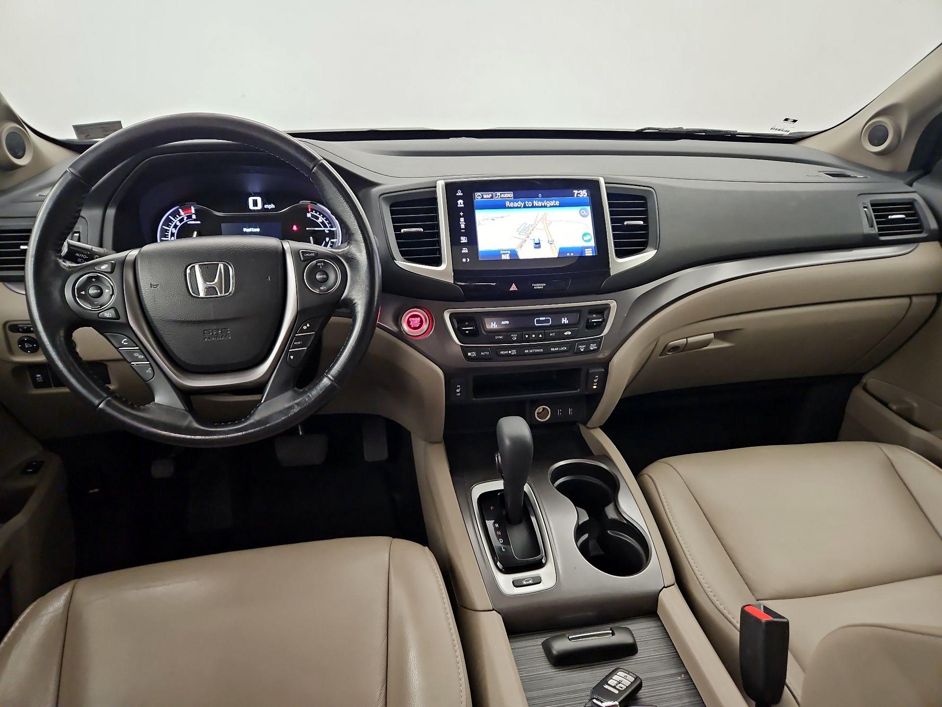 Thumbnail: 2017 Honda Pilot - 9