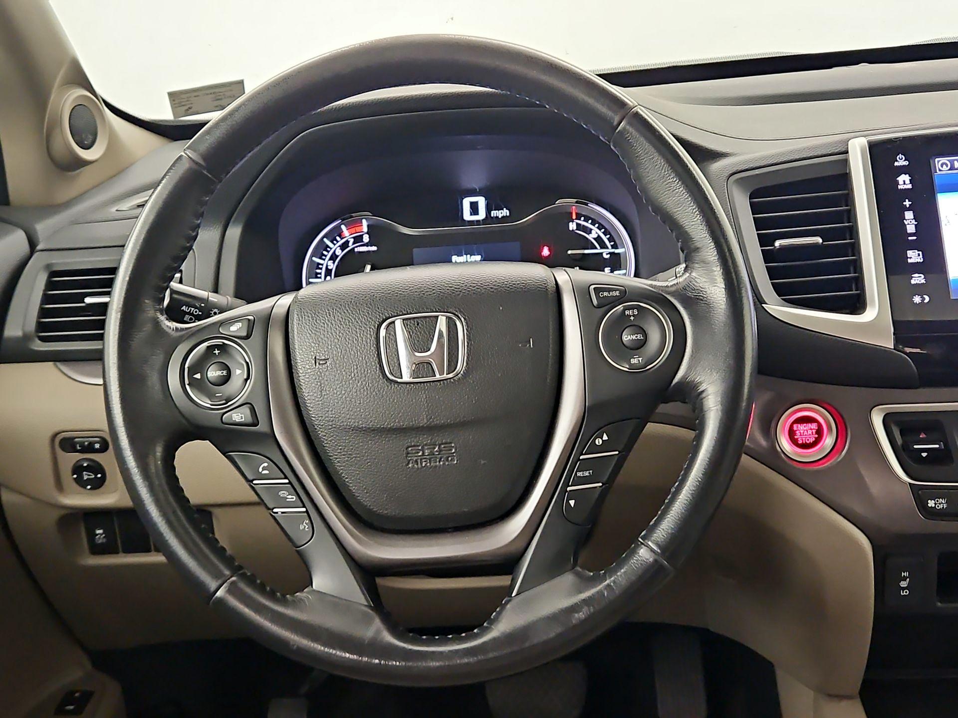 Thumbnail: 2017 Honda Pilot - 10