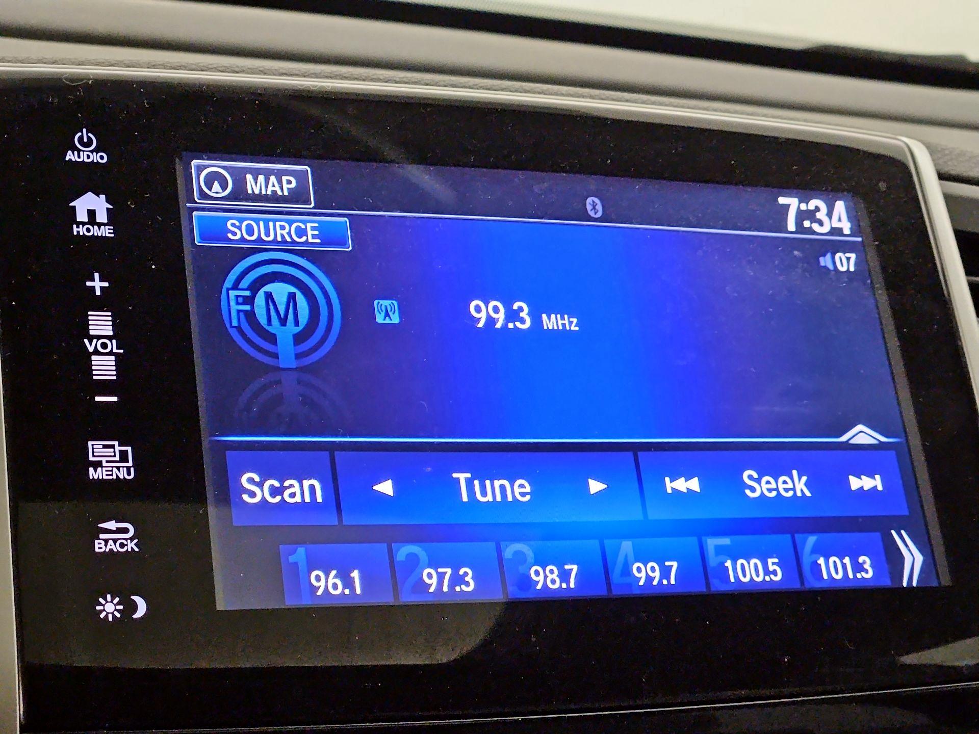 Thumbnail: 2017 Honda Pilot - 16