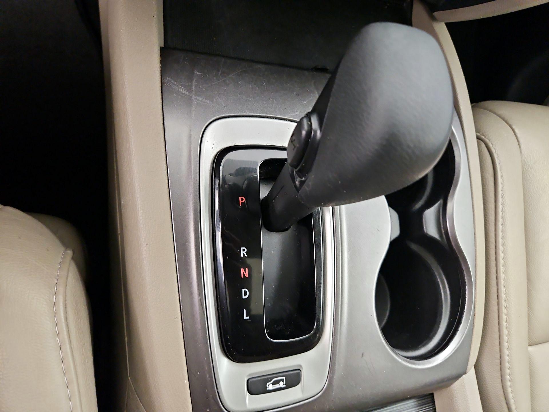 Thumbnail: 2017 Honda Pilot - 18