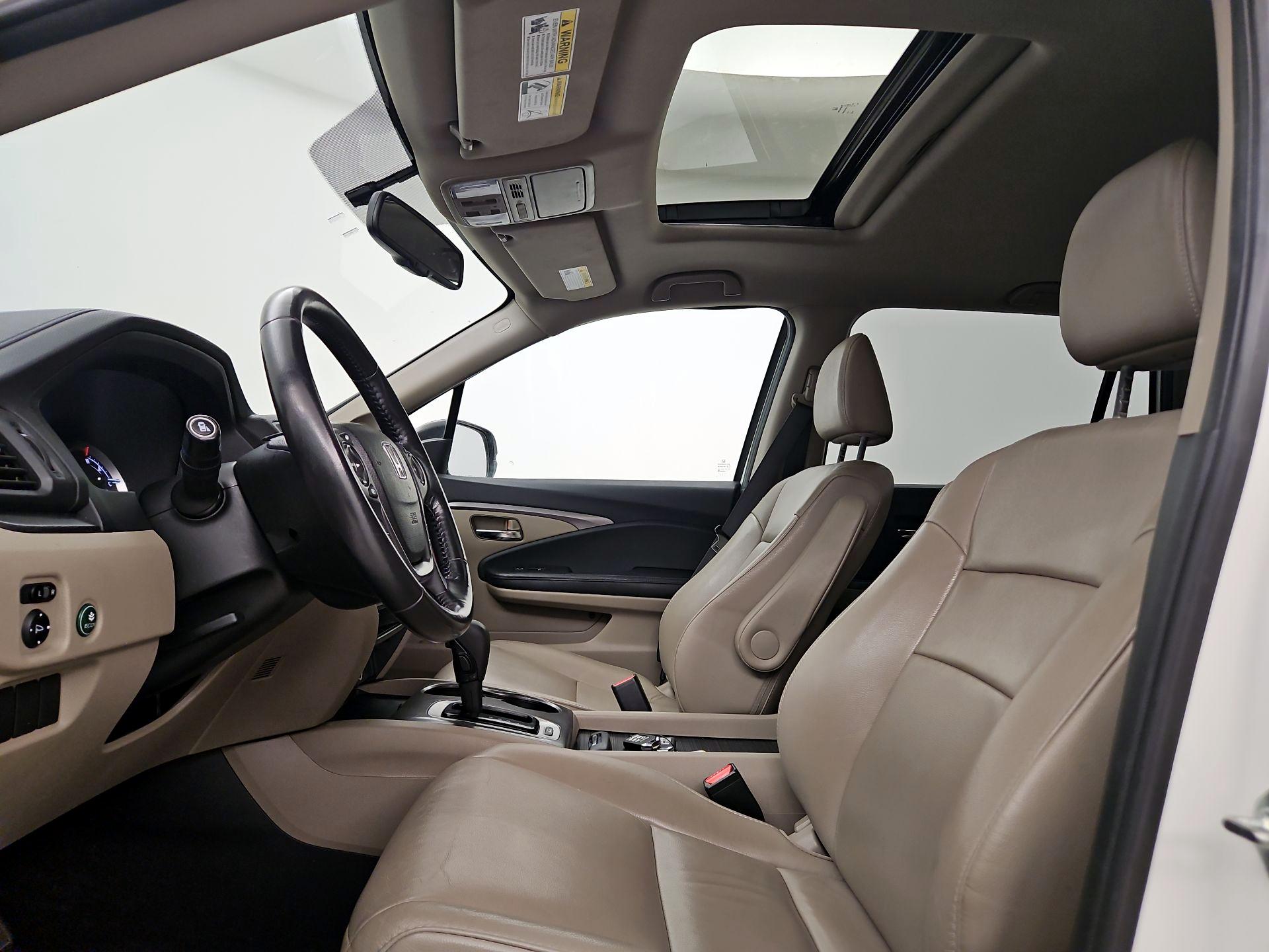 Thumbnail: 2017 Honda Pilot - 20