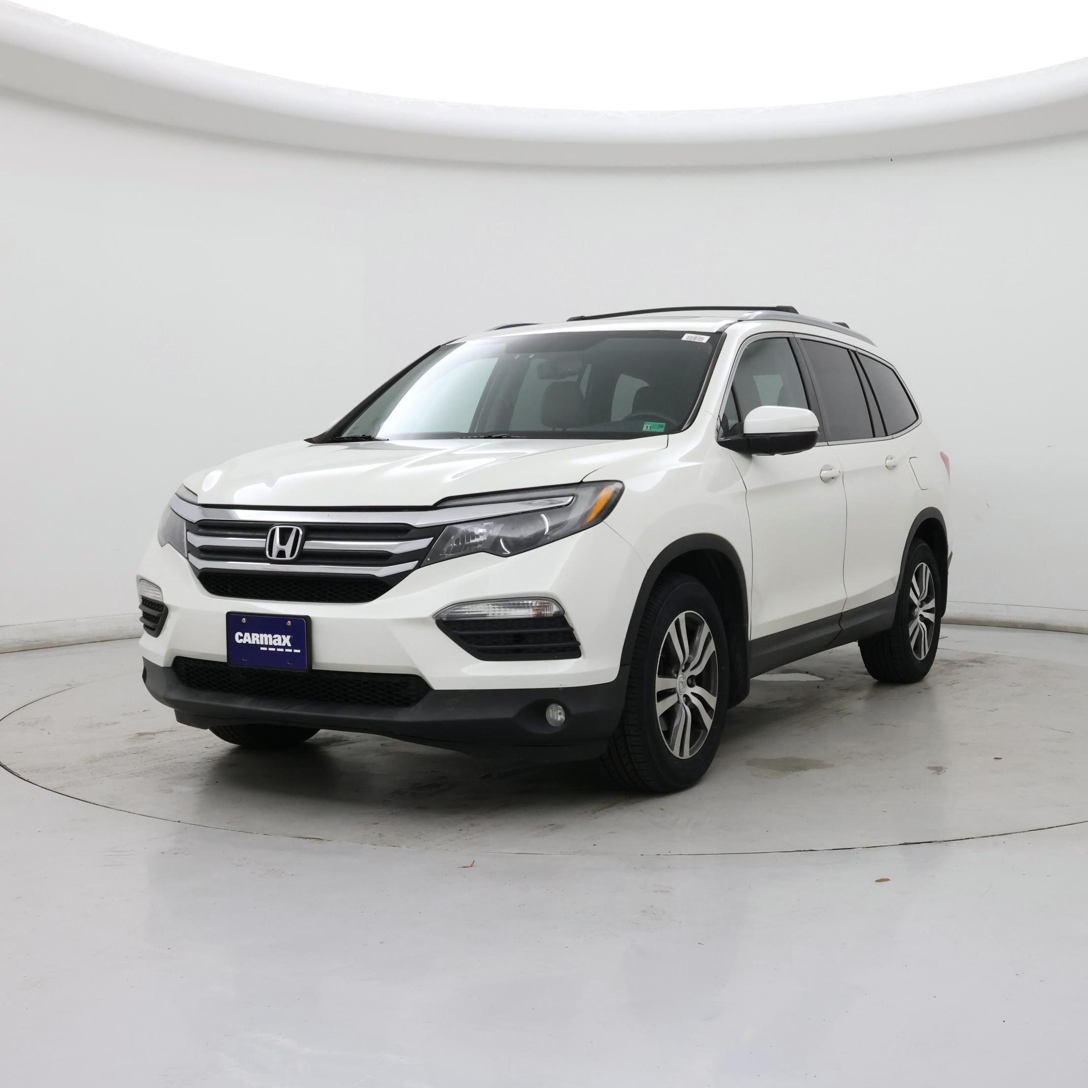 Thumbnail: 2017 Honda Pilot - 4