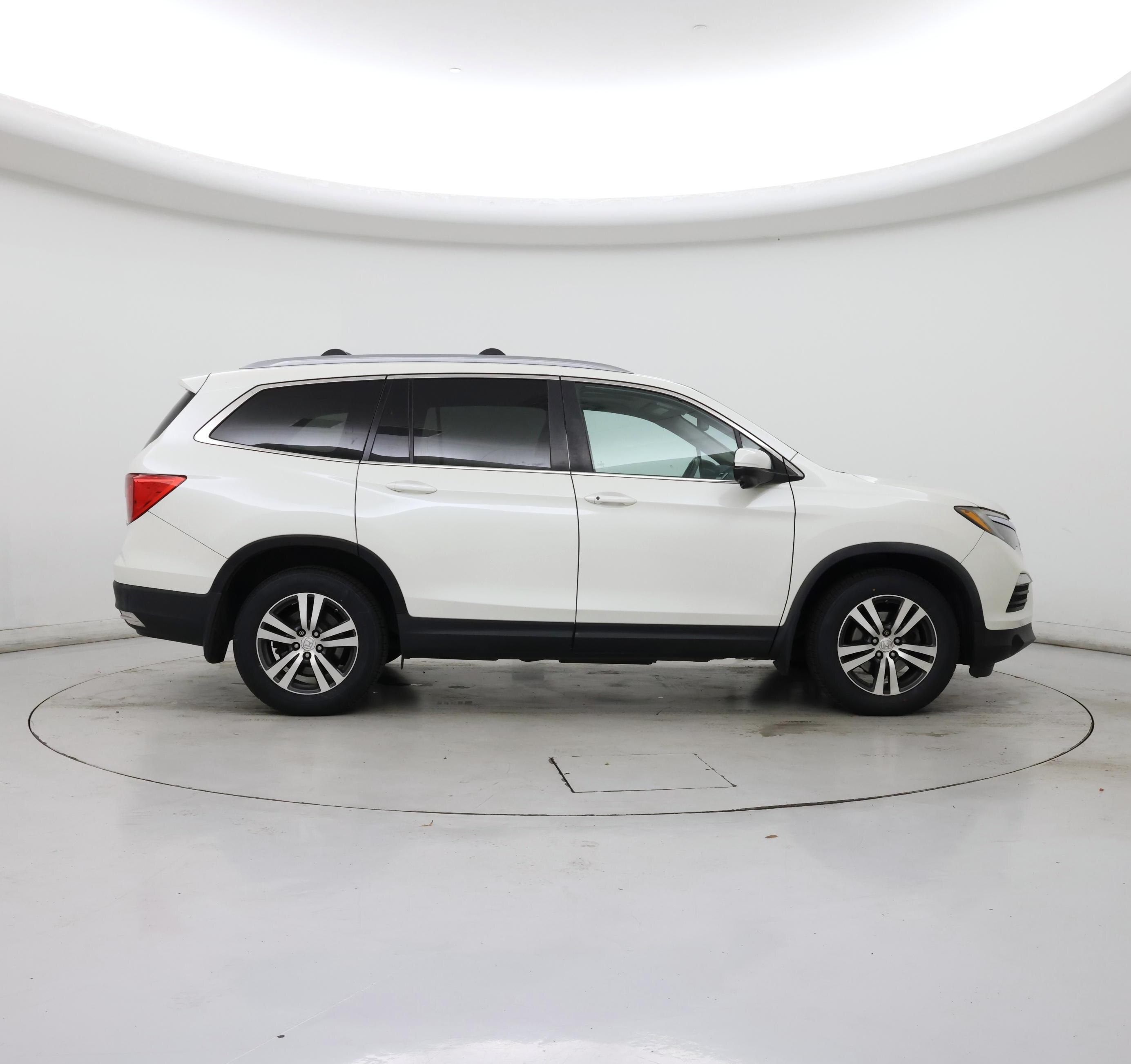 Thumbnail: 2017 Honda Pilot - 7