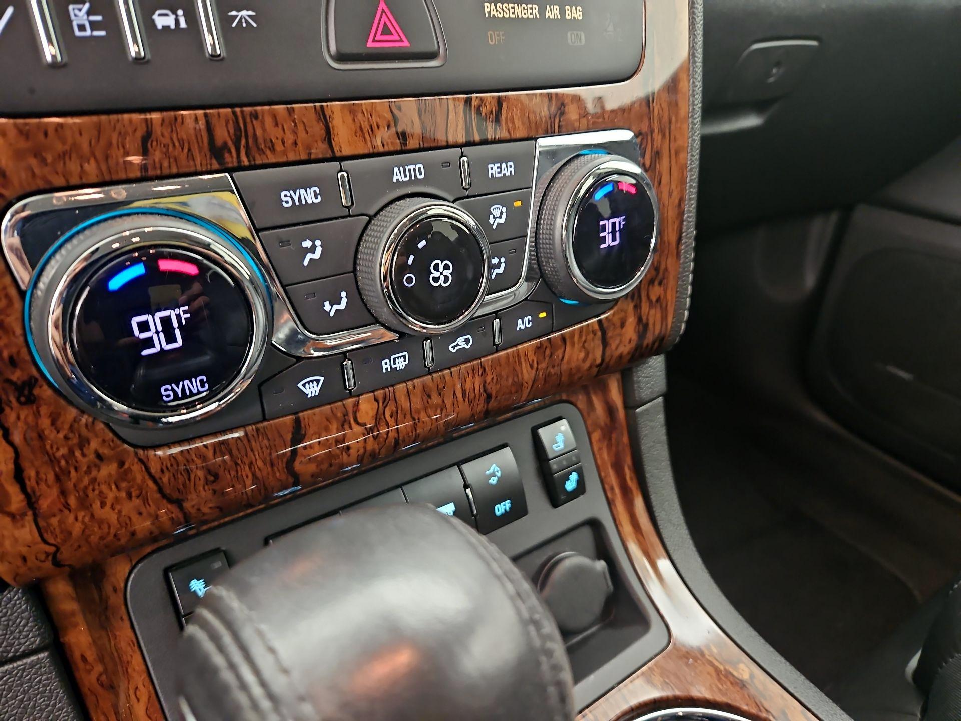 Thumbnail: 2014 Chevrolet Traverse - 16