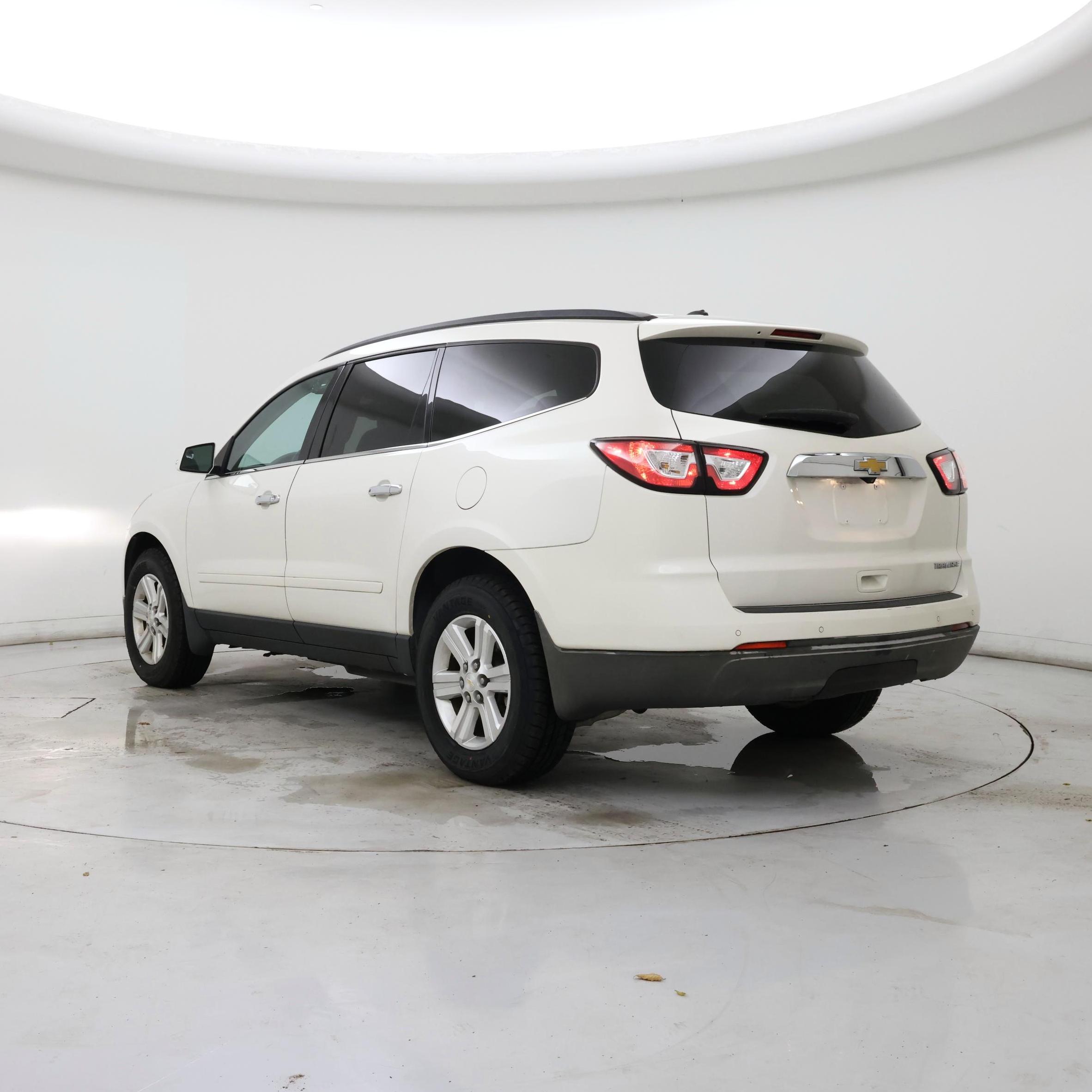 Thumbnail: 2014 Chevrolet Traverse - 2