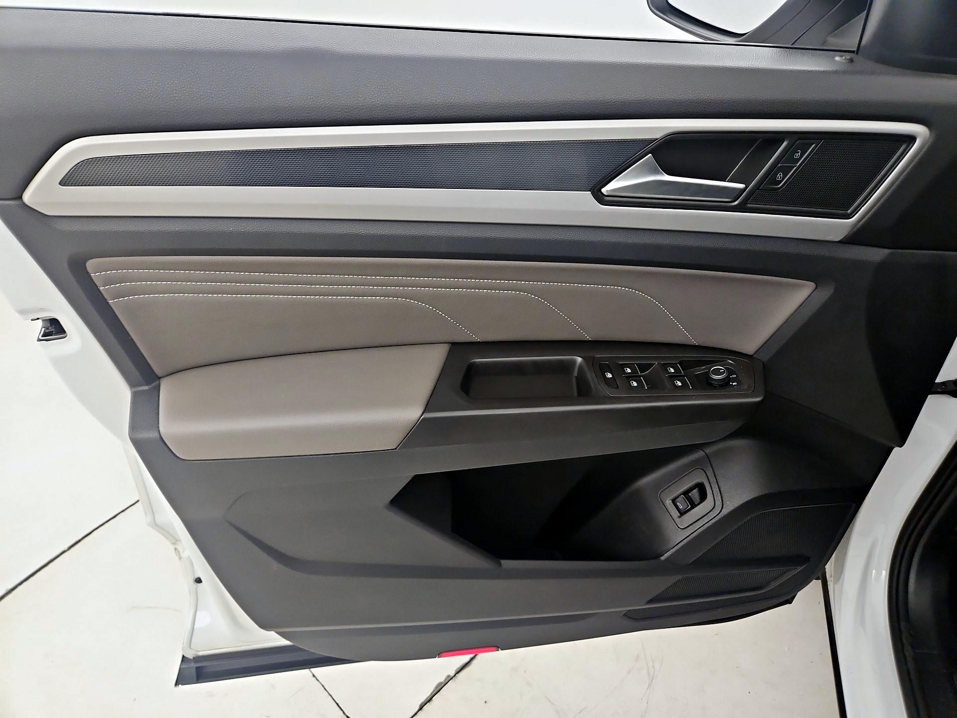 Thumbnail: 2022 Volkswagen Atlas - 12