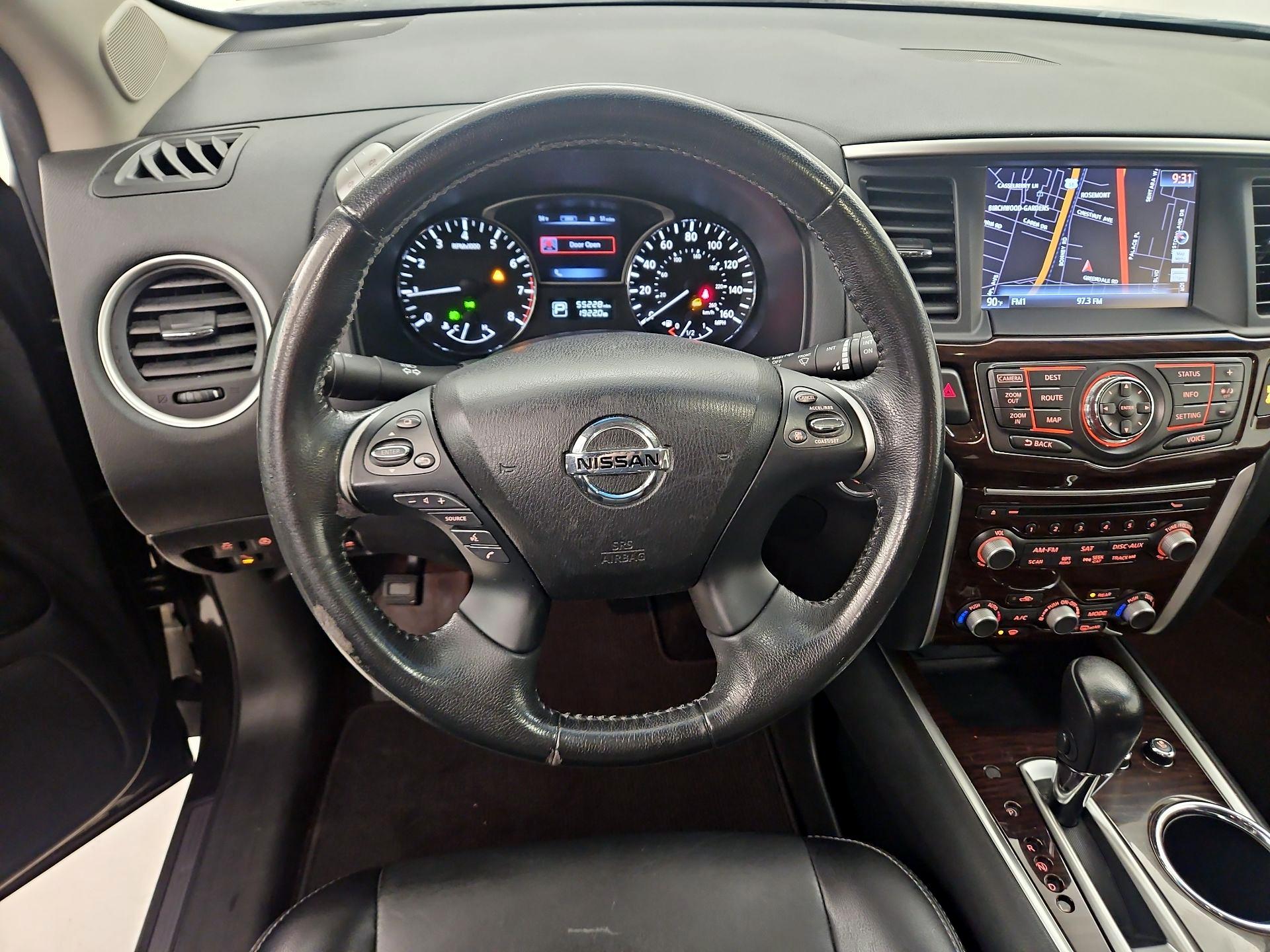 Thumbnail: 2015 Nissan Pathfinder - 10