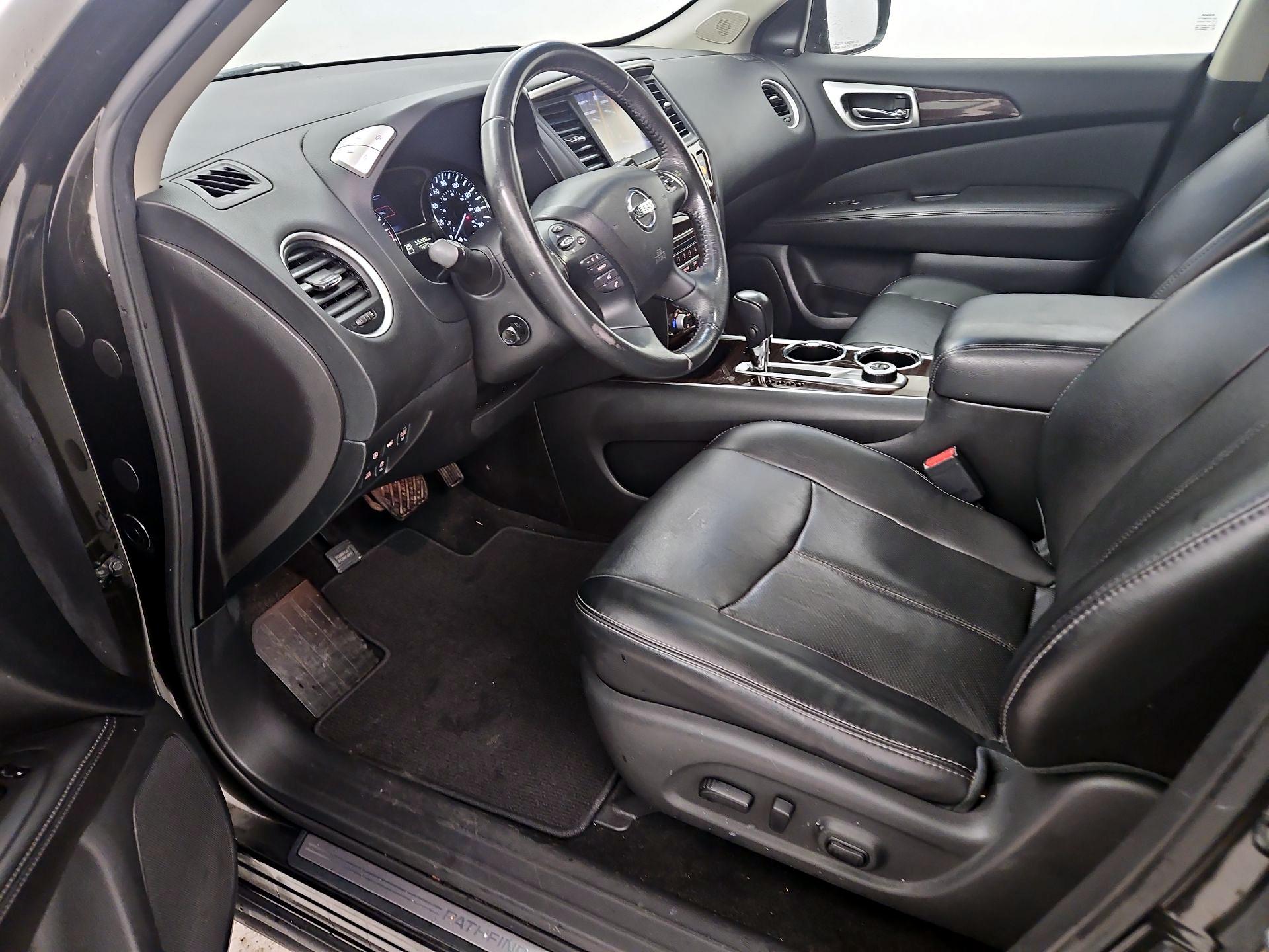 Thumbnail: 2015 Nissan Pathfinder - 11