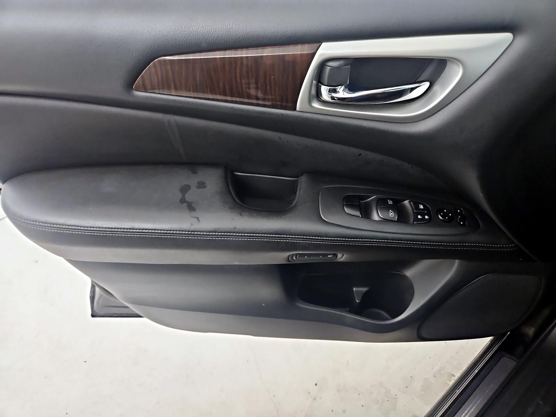 Thumbnail: 2015 Nissan Pathfinder - 12