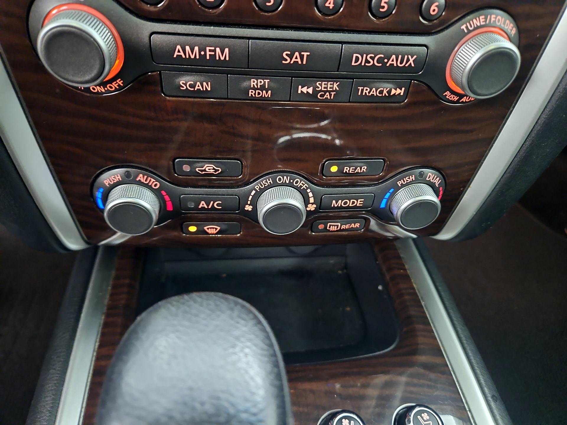 Thumbnail: 2015 Nissan Pathfinder - 17