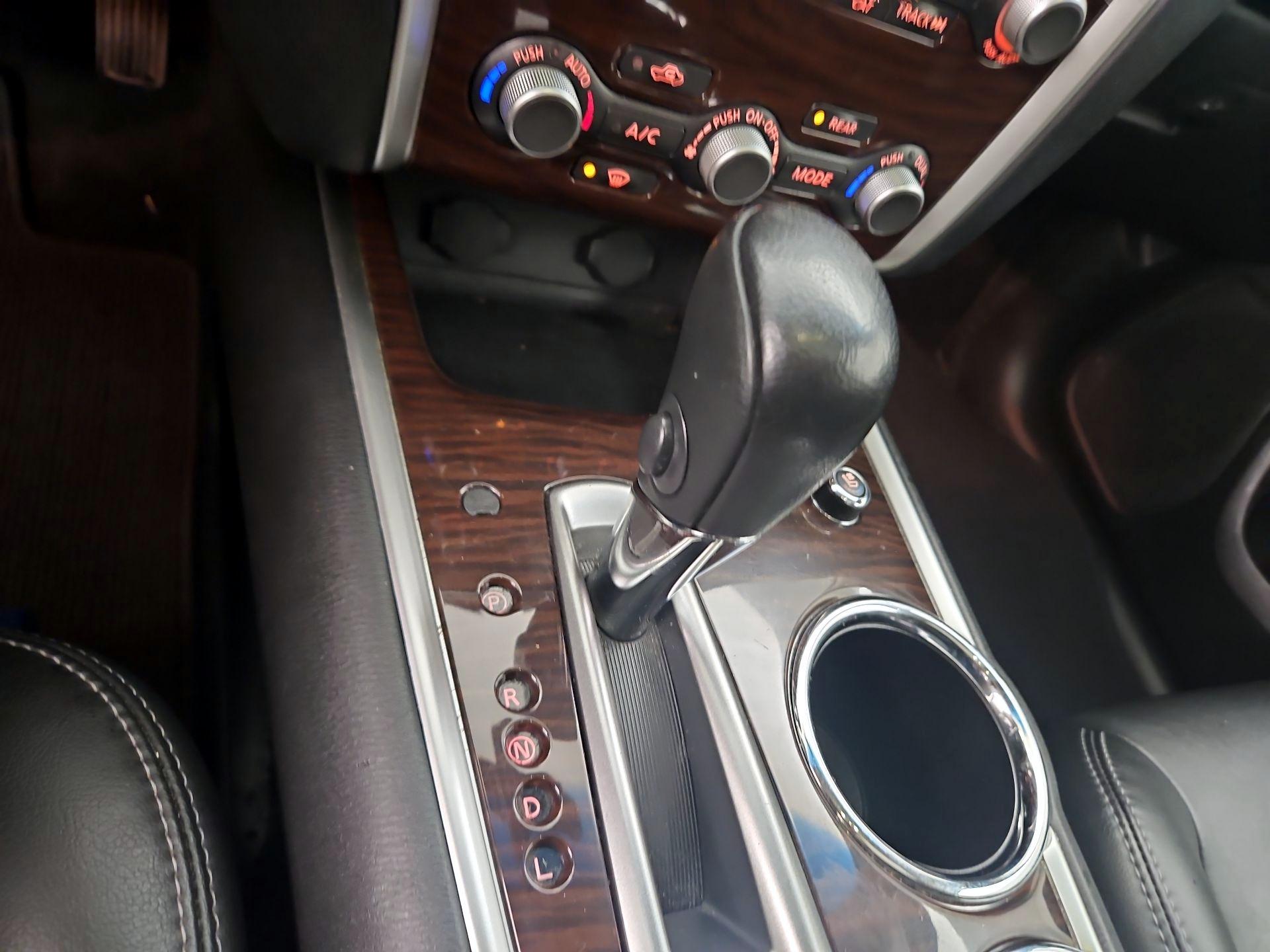 Thumbnail: 2015 Nissan Pathfinder - 18