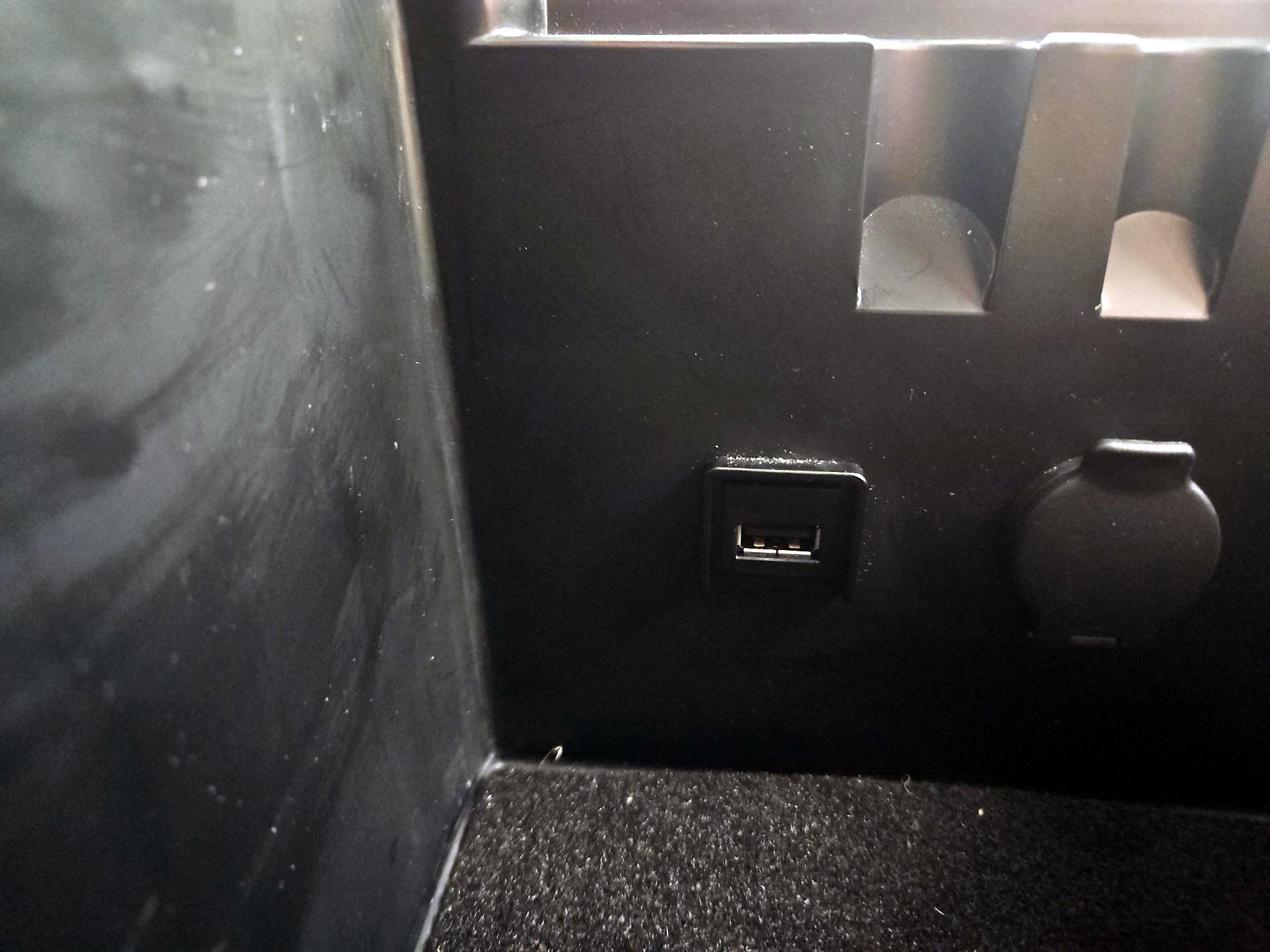 Thumbnail: 2015 Nissan Pathfinder - 19