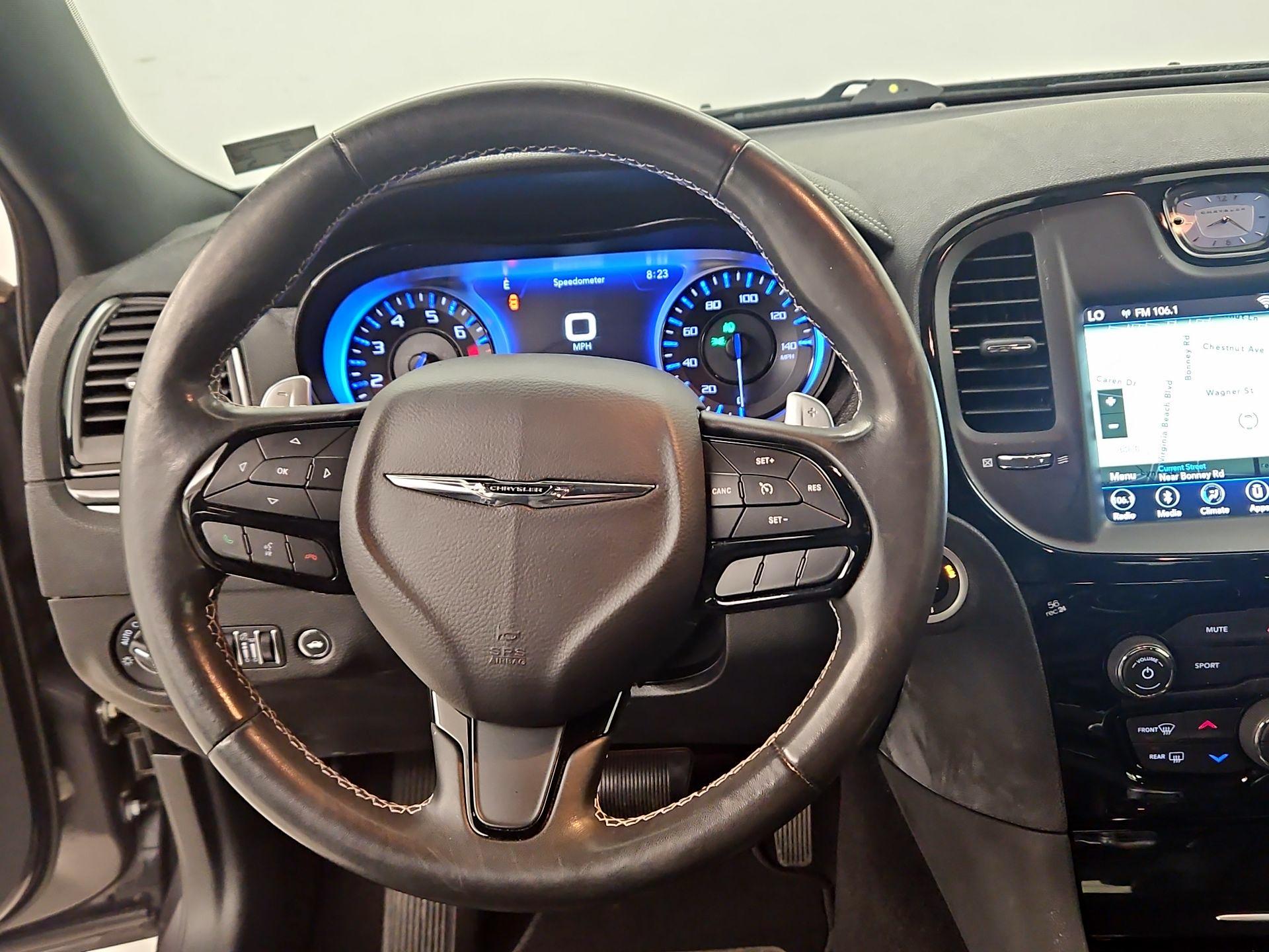 Thumbnail: 2019 Chrysler 300 - 10