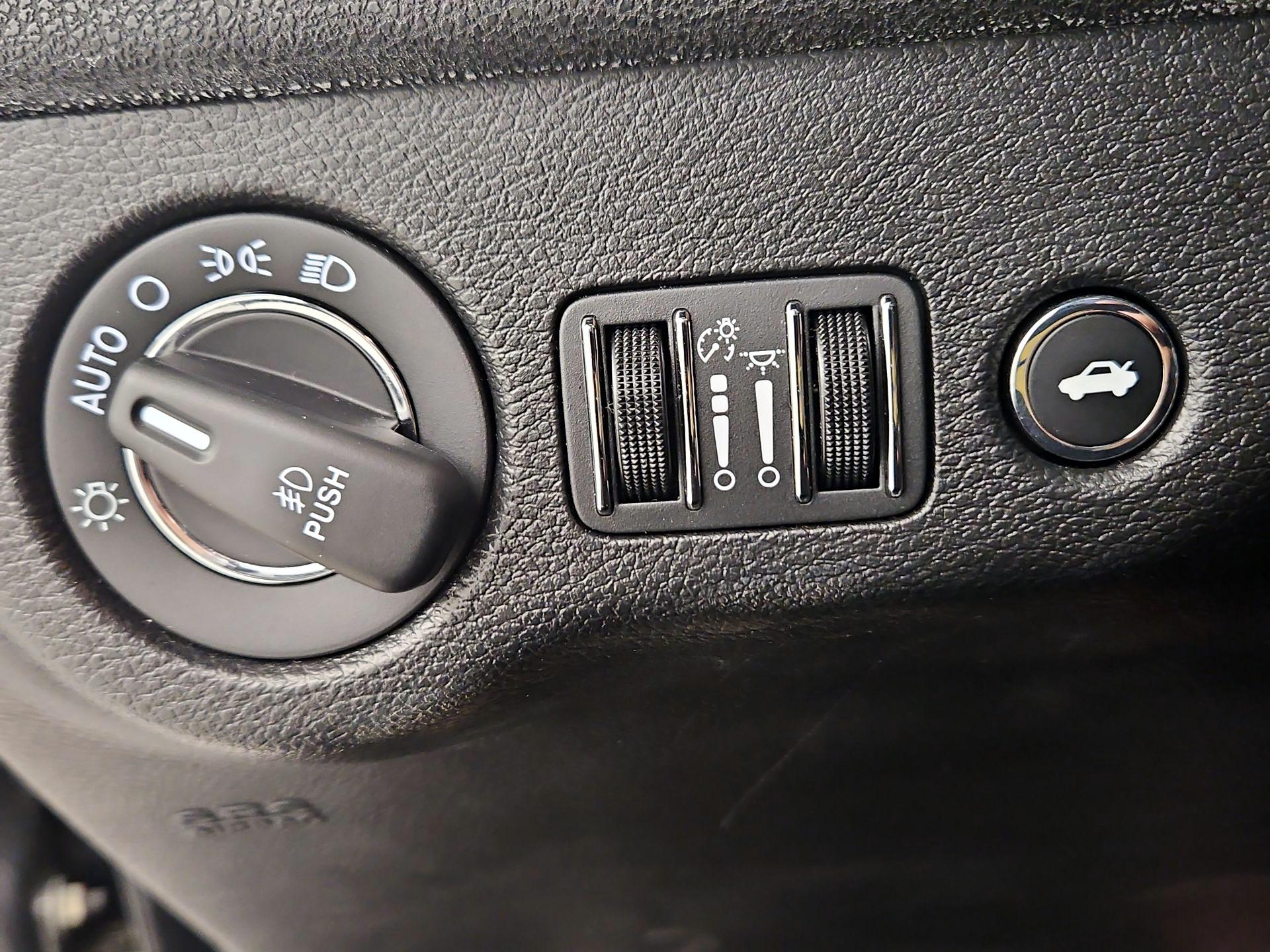 Thumbnail: 2019 Chrysler 300 - 13