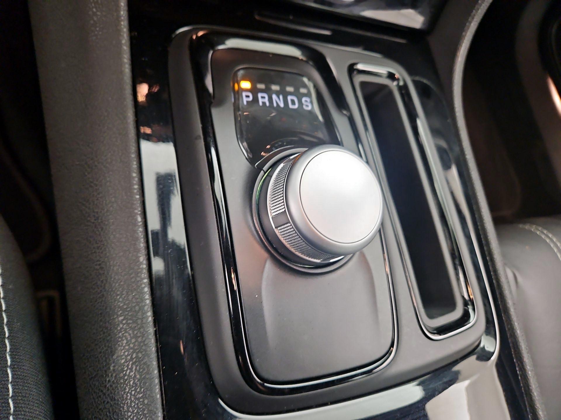 Thumbnail: 2019 Chrysler 300 - 18