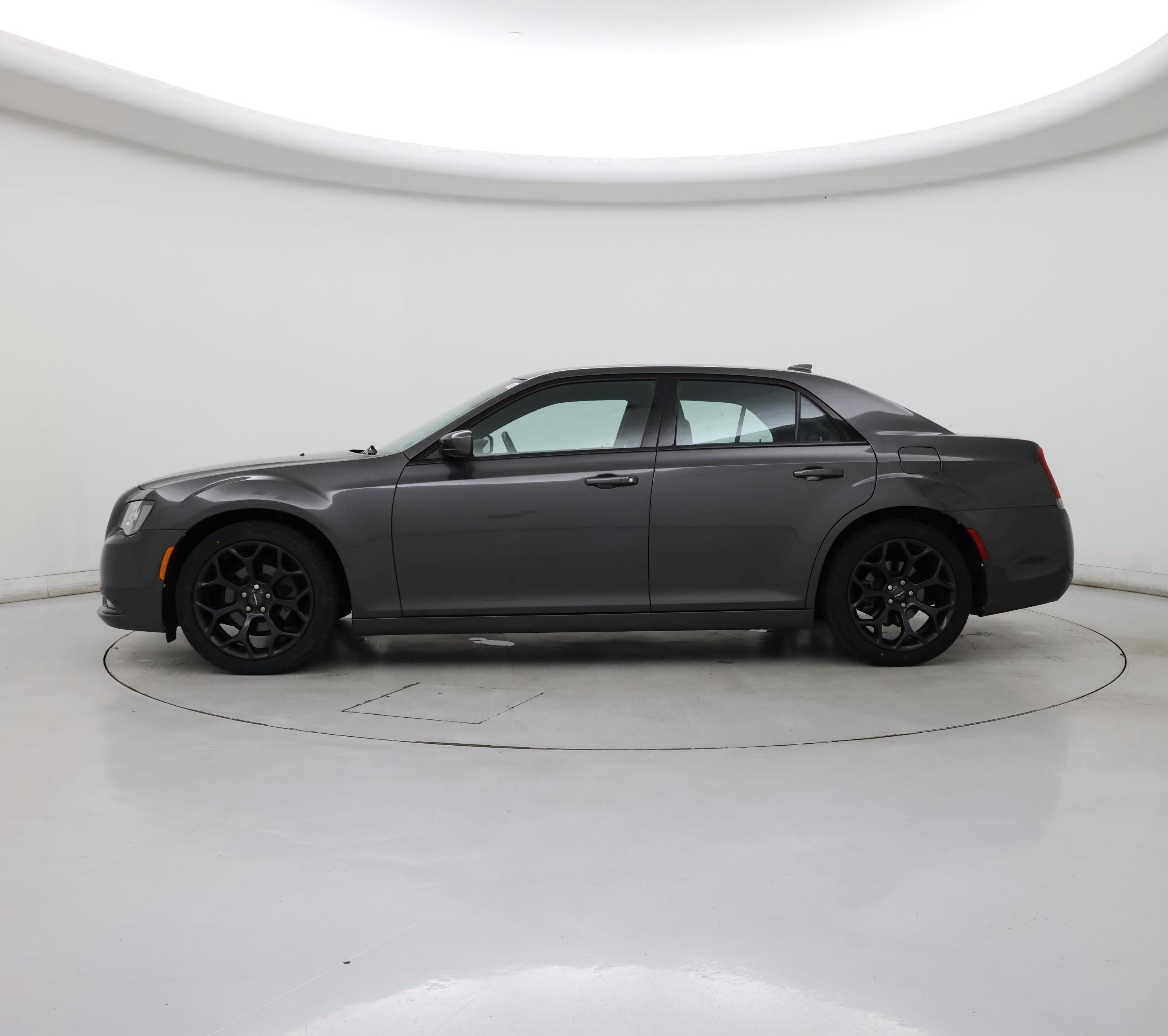 Thumbnail: 2019 Chrysler 300 - 3