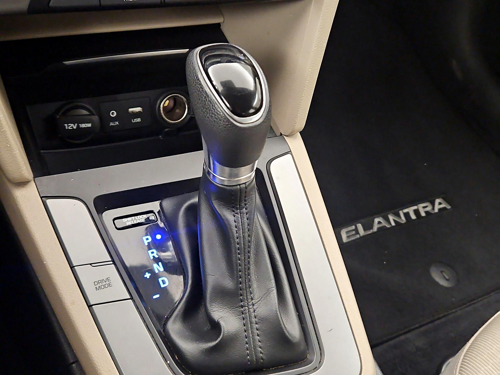 Thumbnail: 2017 Hyundai Elantra - 17