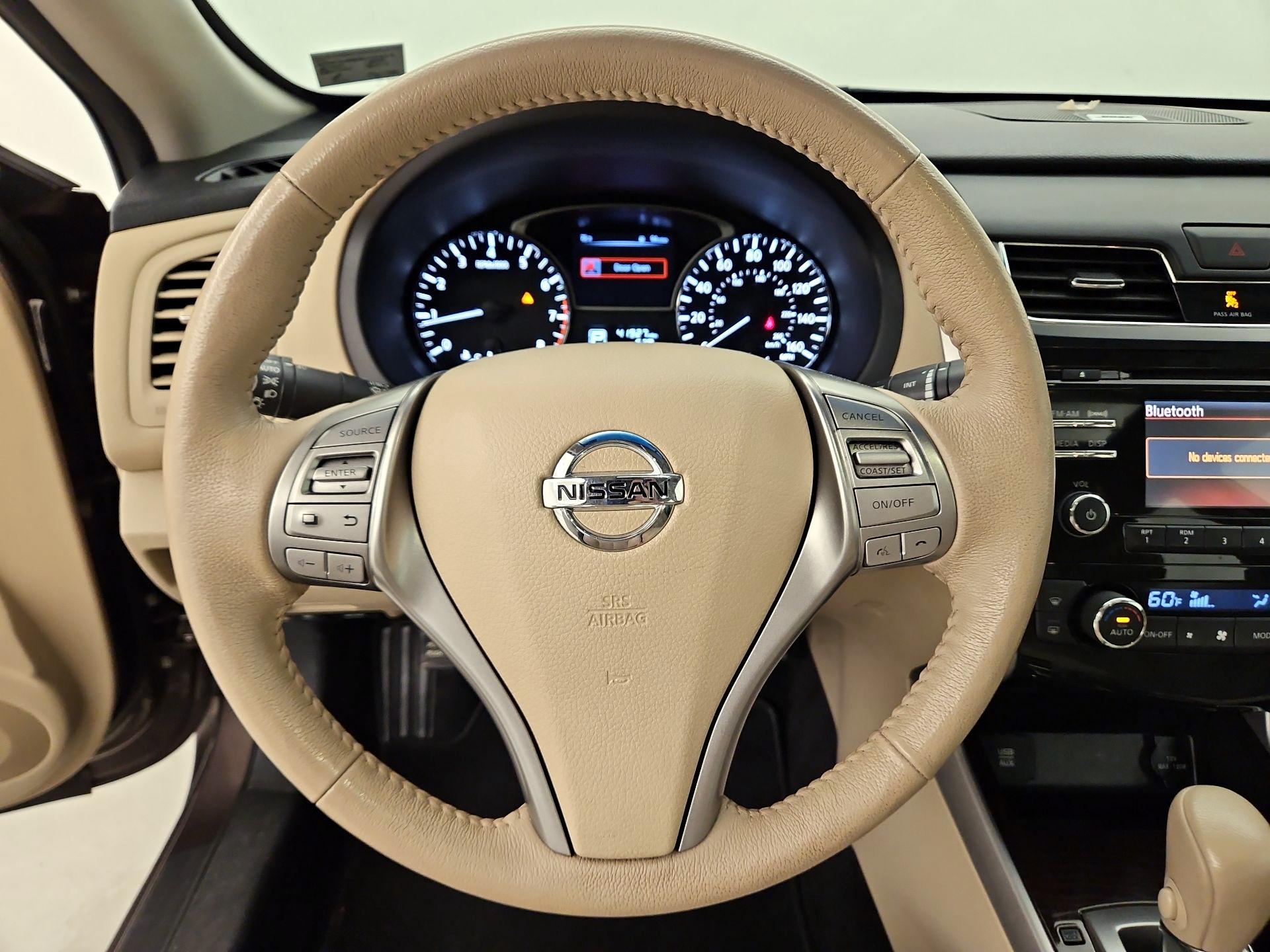Thumbnail: 2015 Nissan Altima - 10