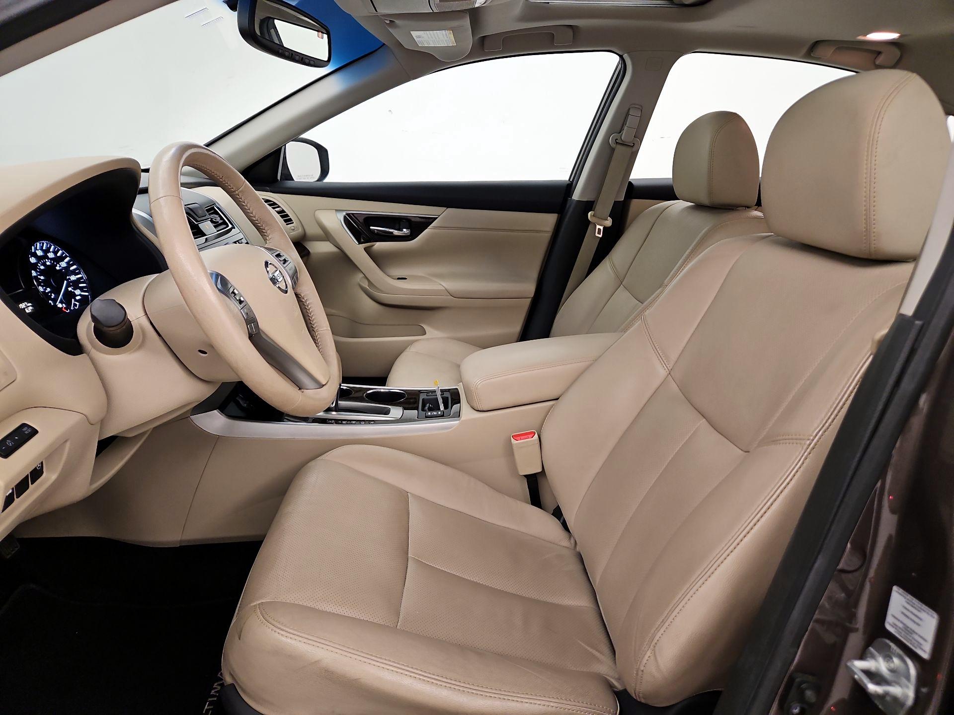 Thumbnail: 2015 Nissan Altima - 11