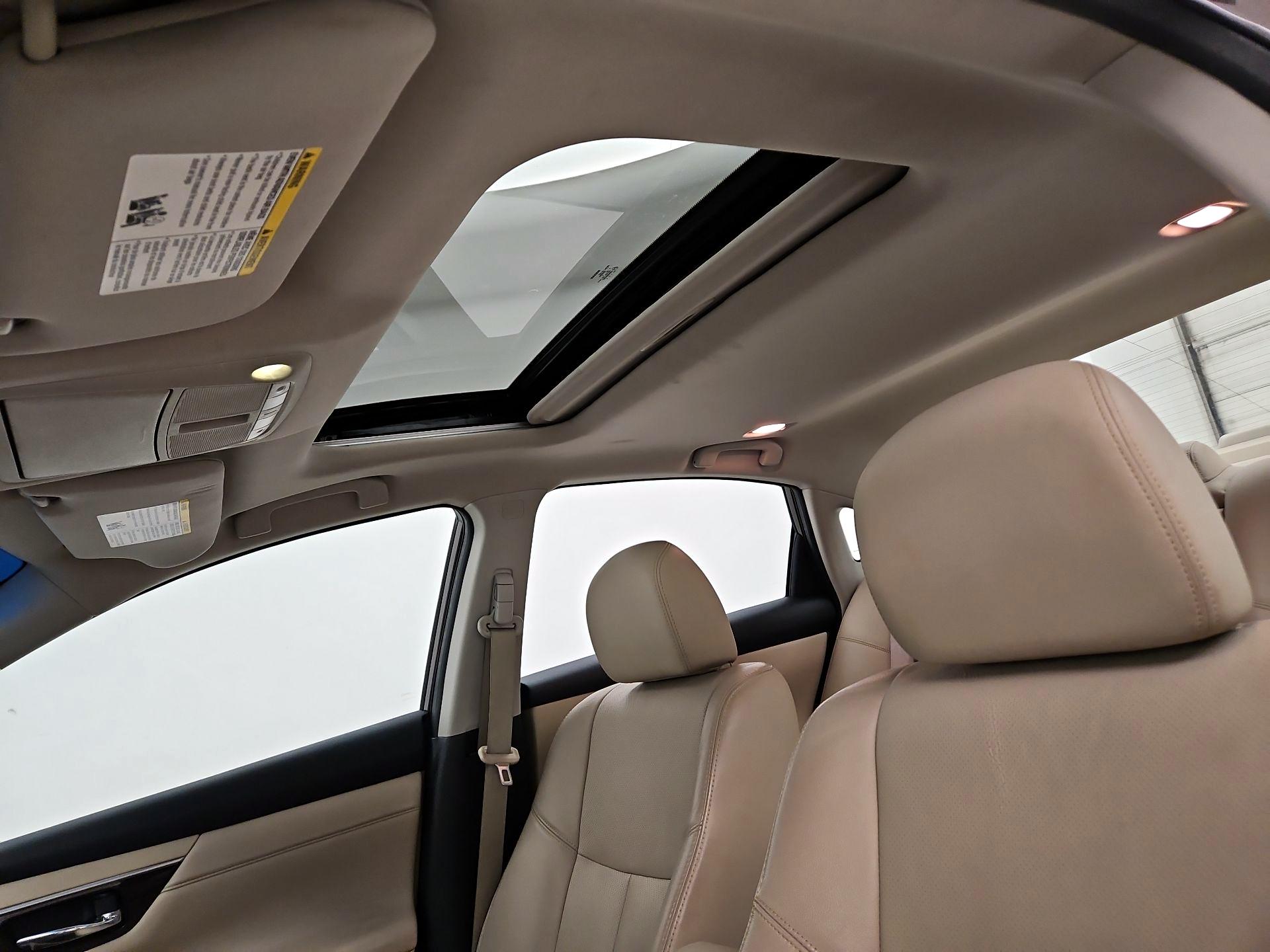 Thumbnail: 2015 Nissan Altima - 19
