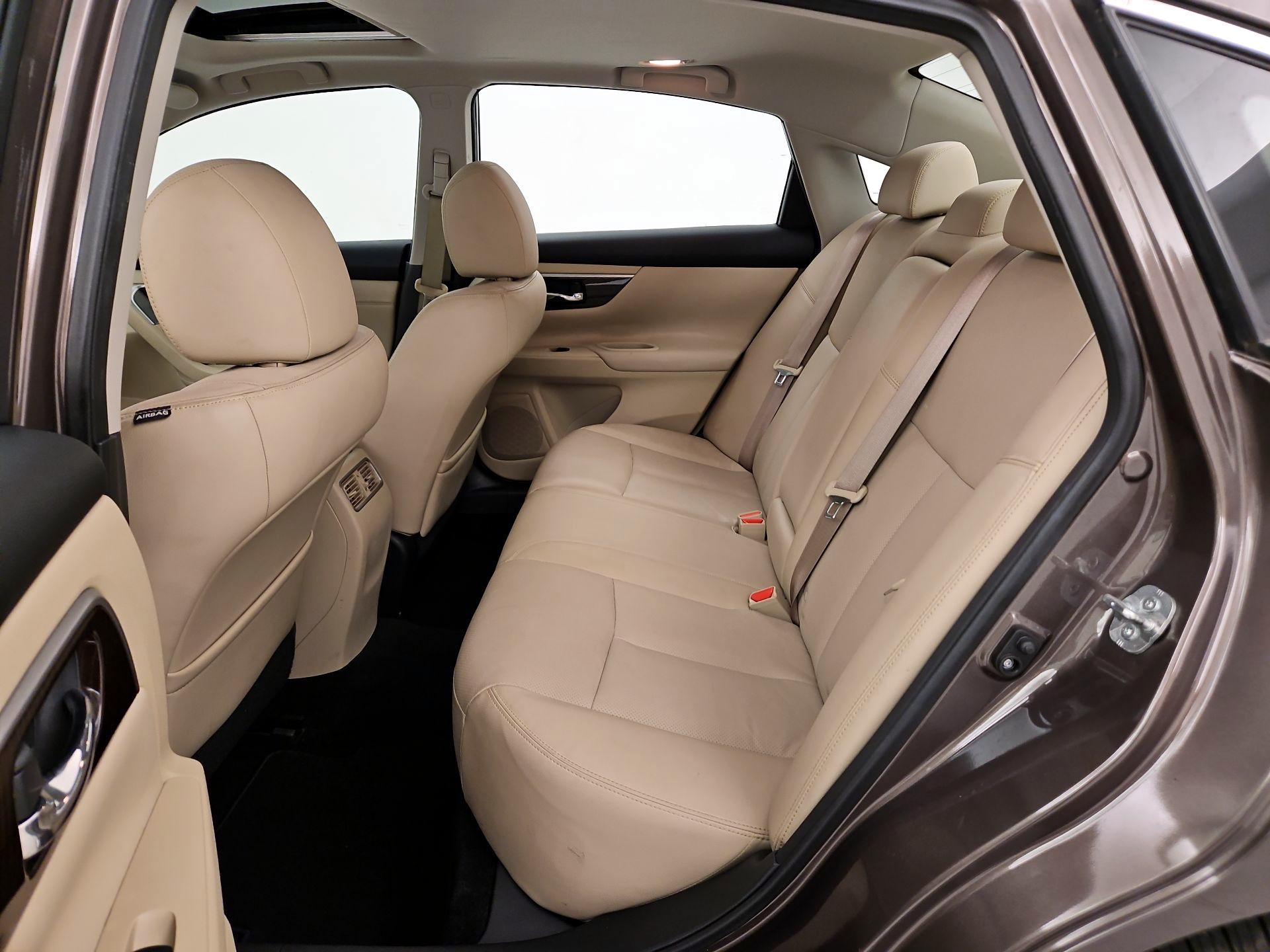 Thumbnail: 2015 Nissan Altima - 20