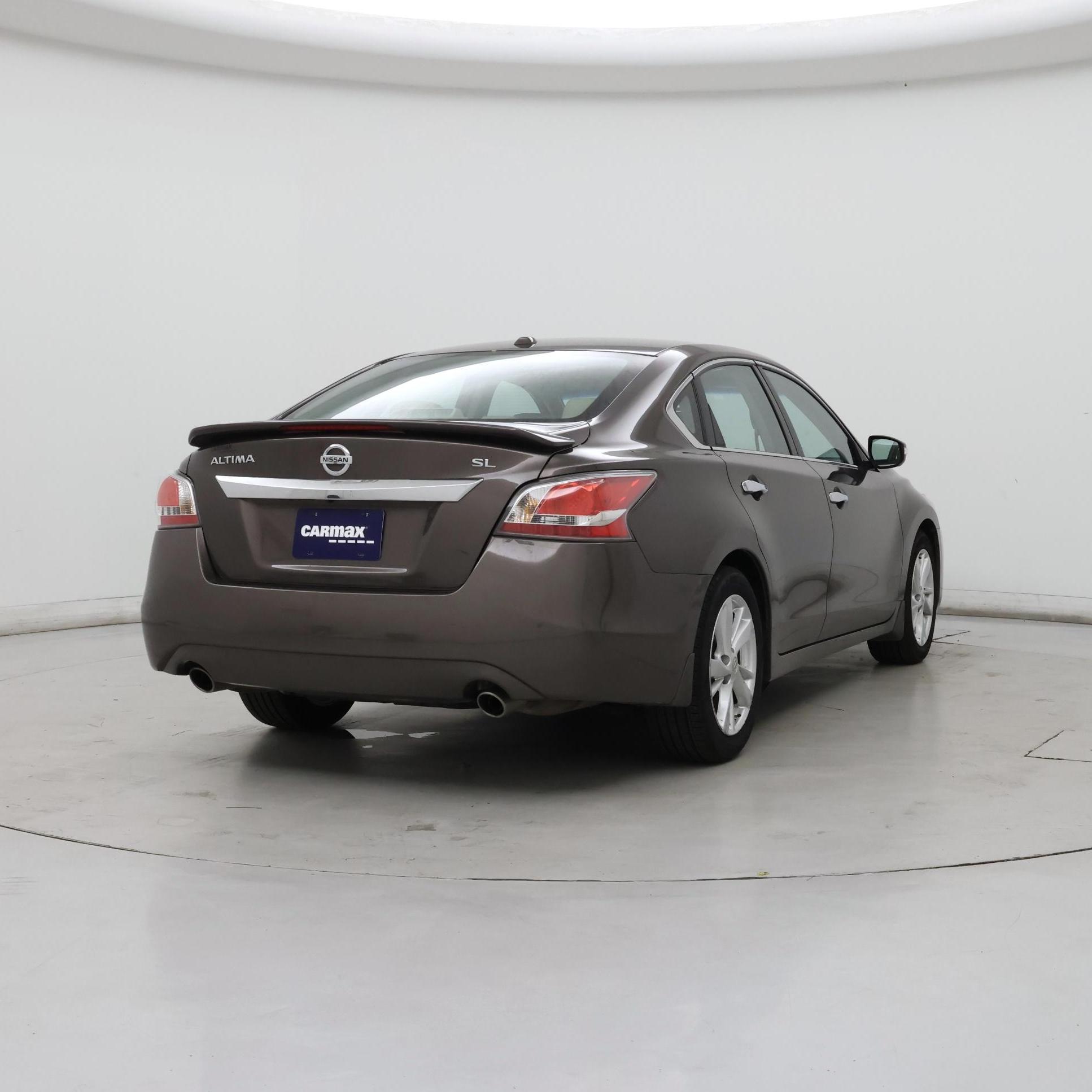 Thumbnail: 2015 Nissan Altima - 8
