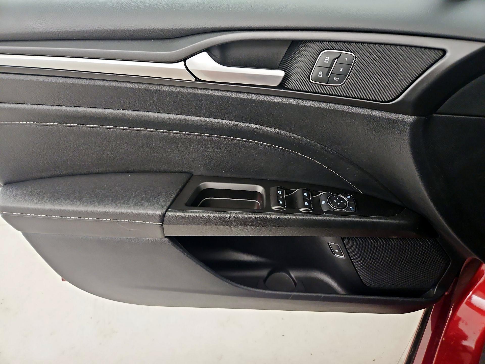 Thumbnail: 2019 Ford Fusion - 12