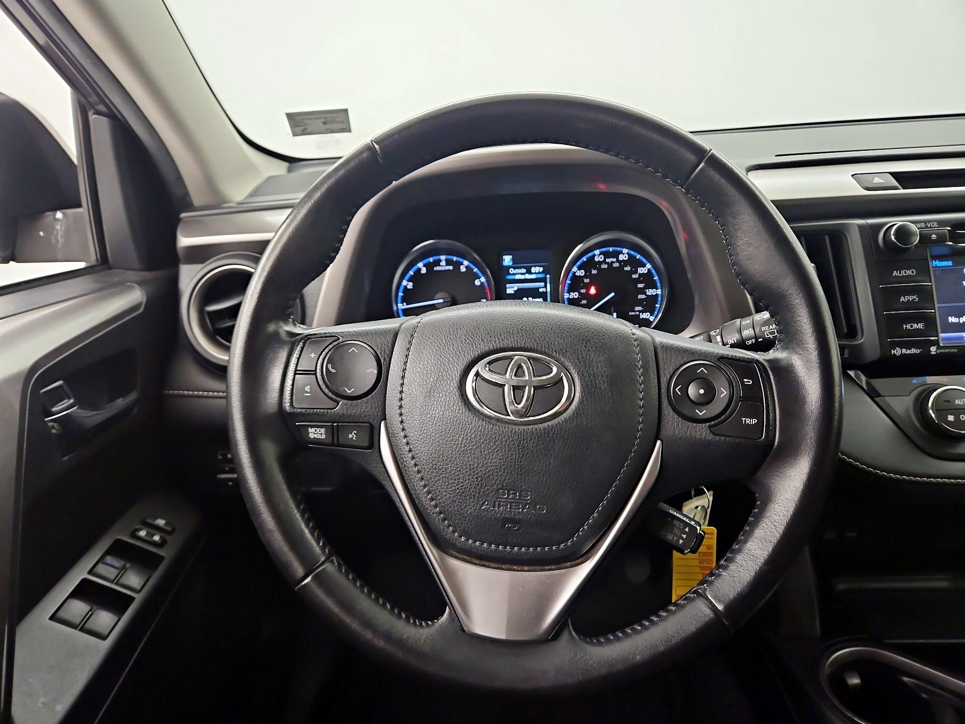 Thumbnail: 2016 Toyota RAV4 - 10