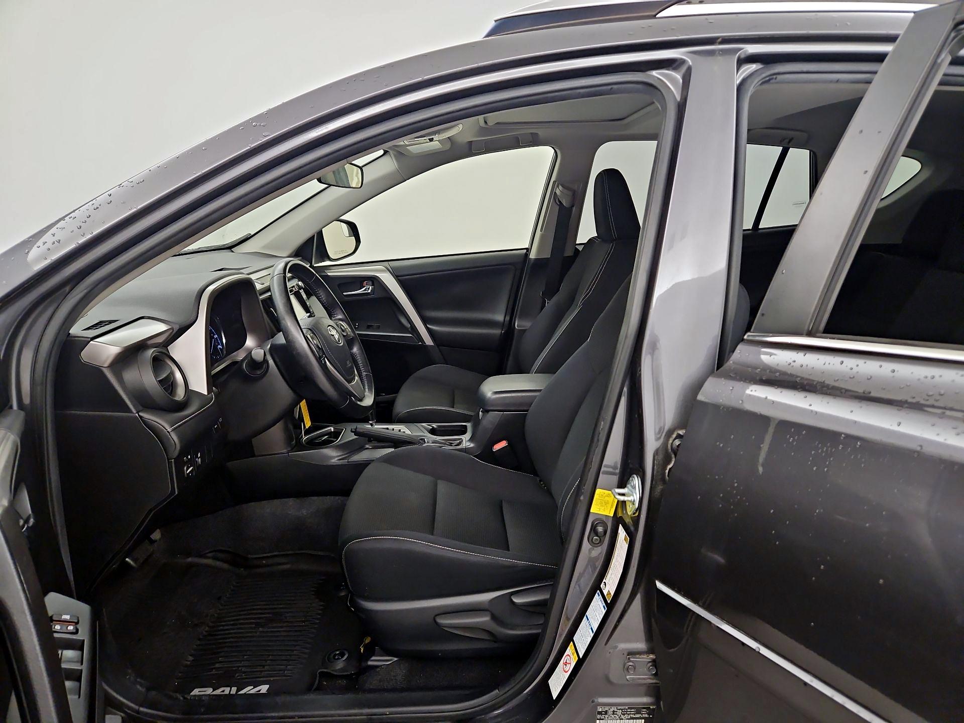 Thumbnail: 2016 Toyota RAV4 - 11