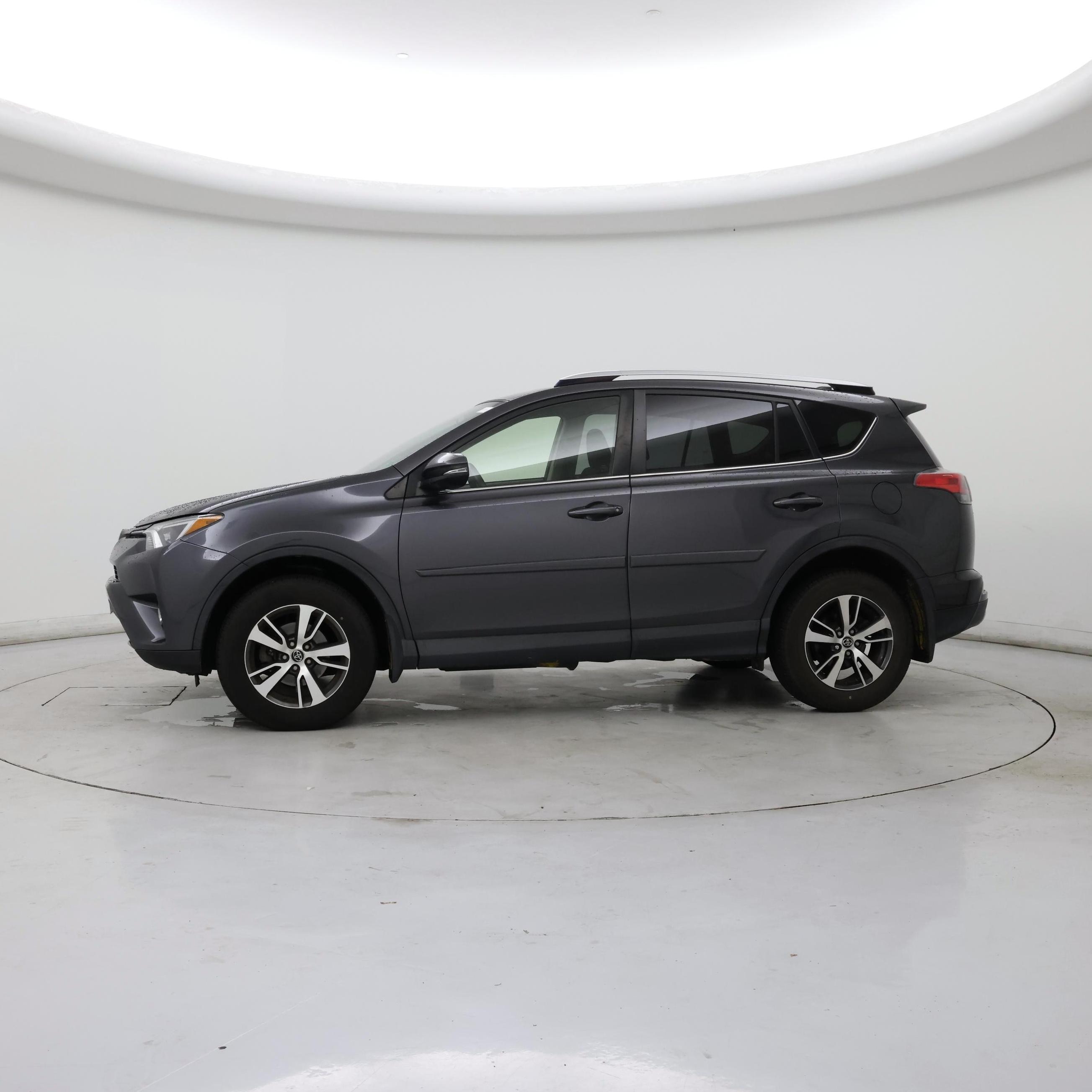 Thumbnail: 2016 Toyota RAV4 - 3
