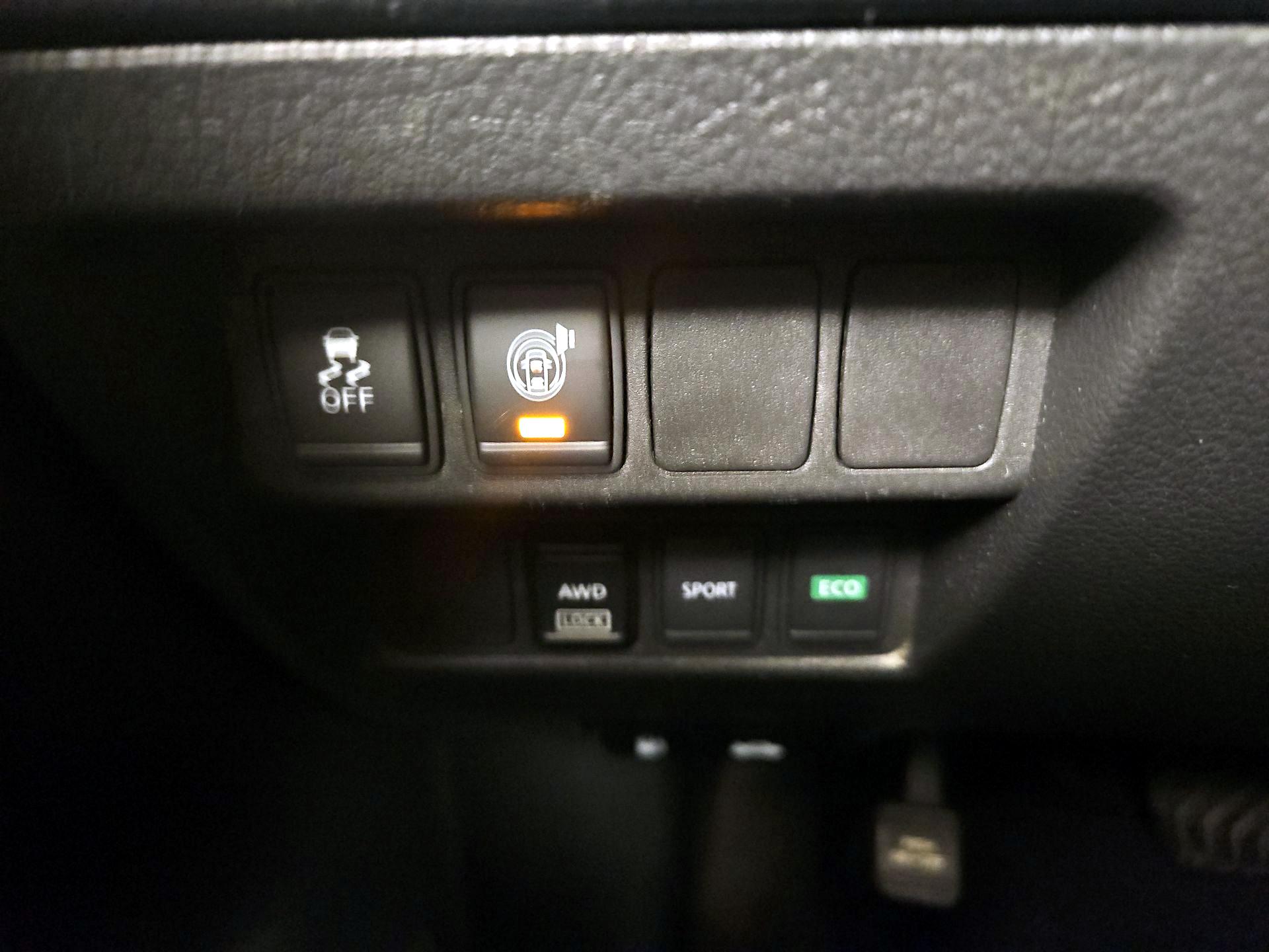 Thumbnail: 2017 Nissan Rogue - 13