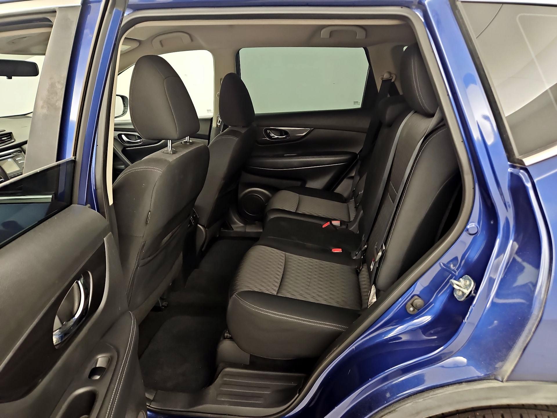 Thumbnail: 2017 Nissan Rogue - 19