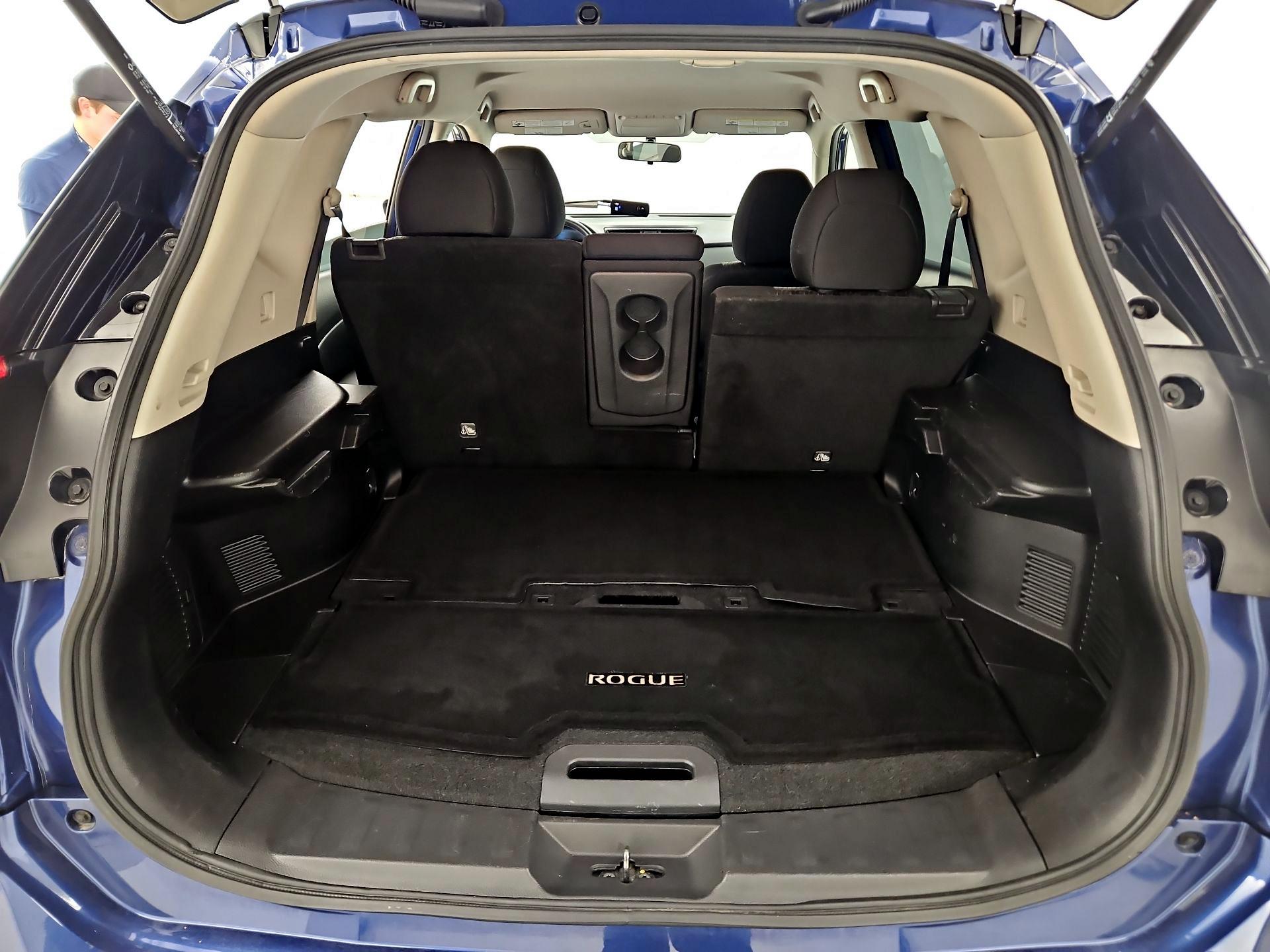 Thumbnail: 2017 Nissan Rogue - 20