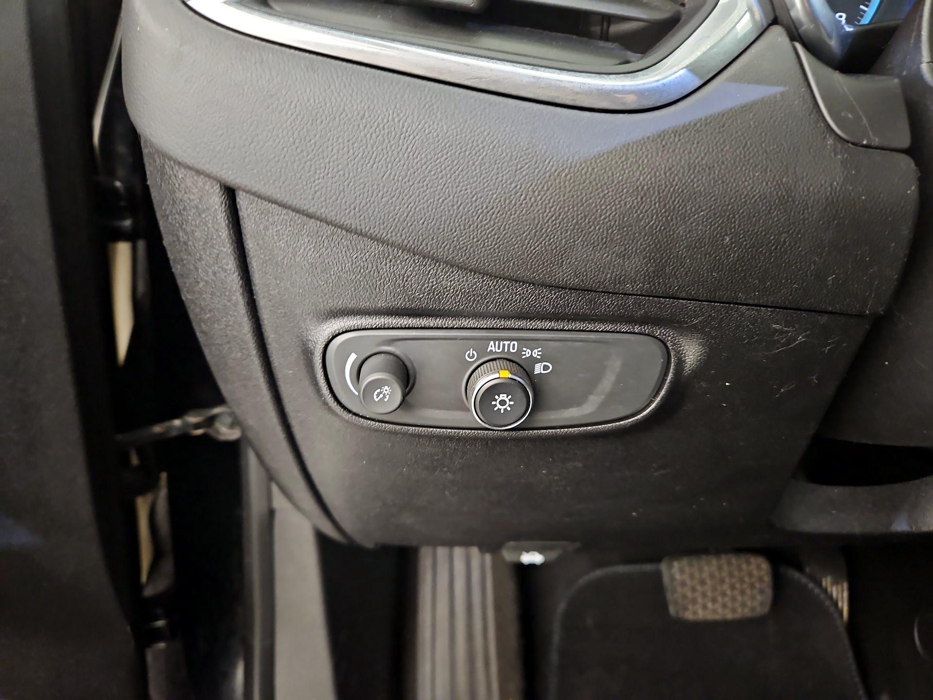 Thumbnail: 2018 Chevrolet Equinox - 13