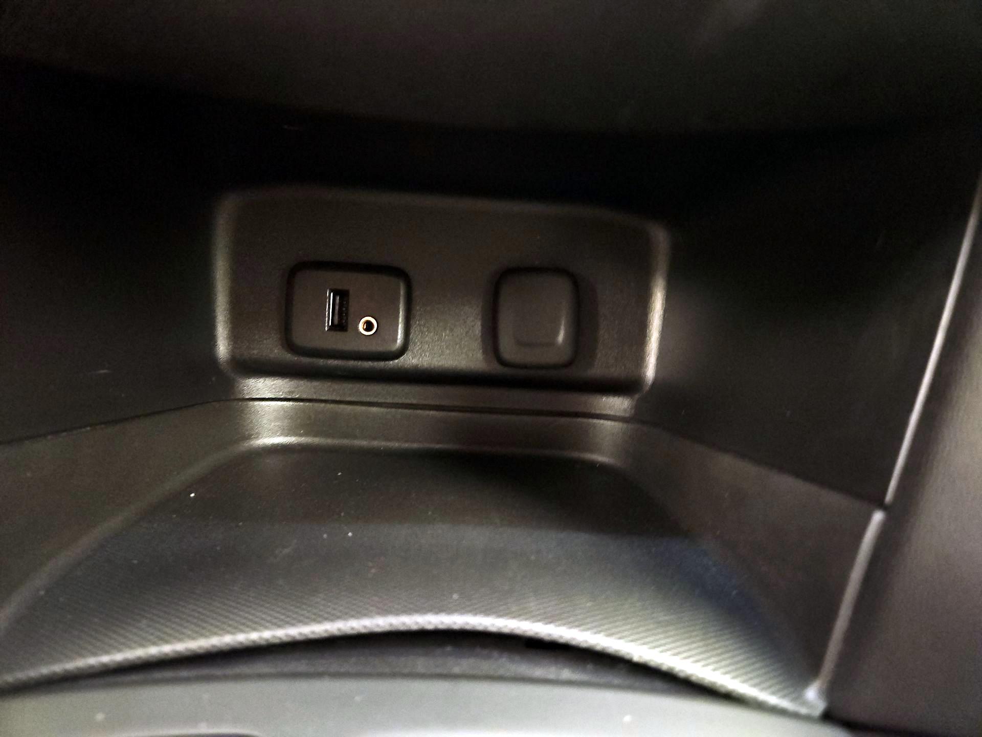 Thumbnail: 2018 Chevrolet Equinox - 18