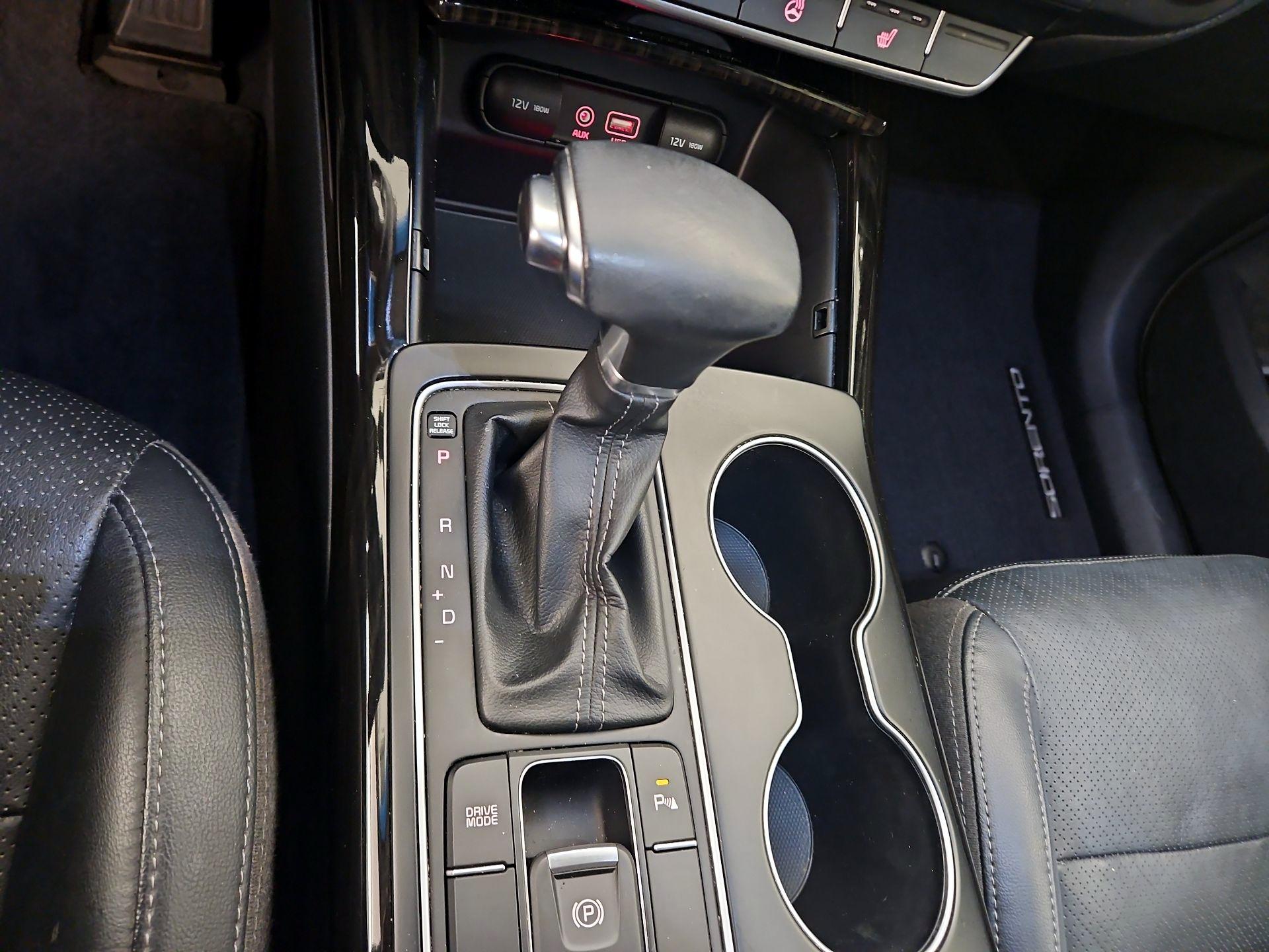 Thumbnail: 2019 Kia Sorento - 18