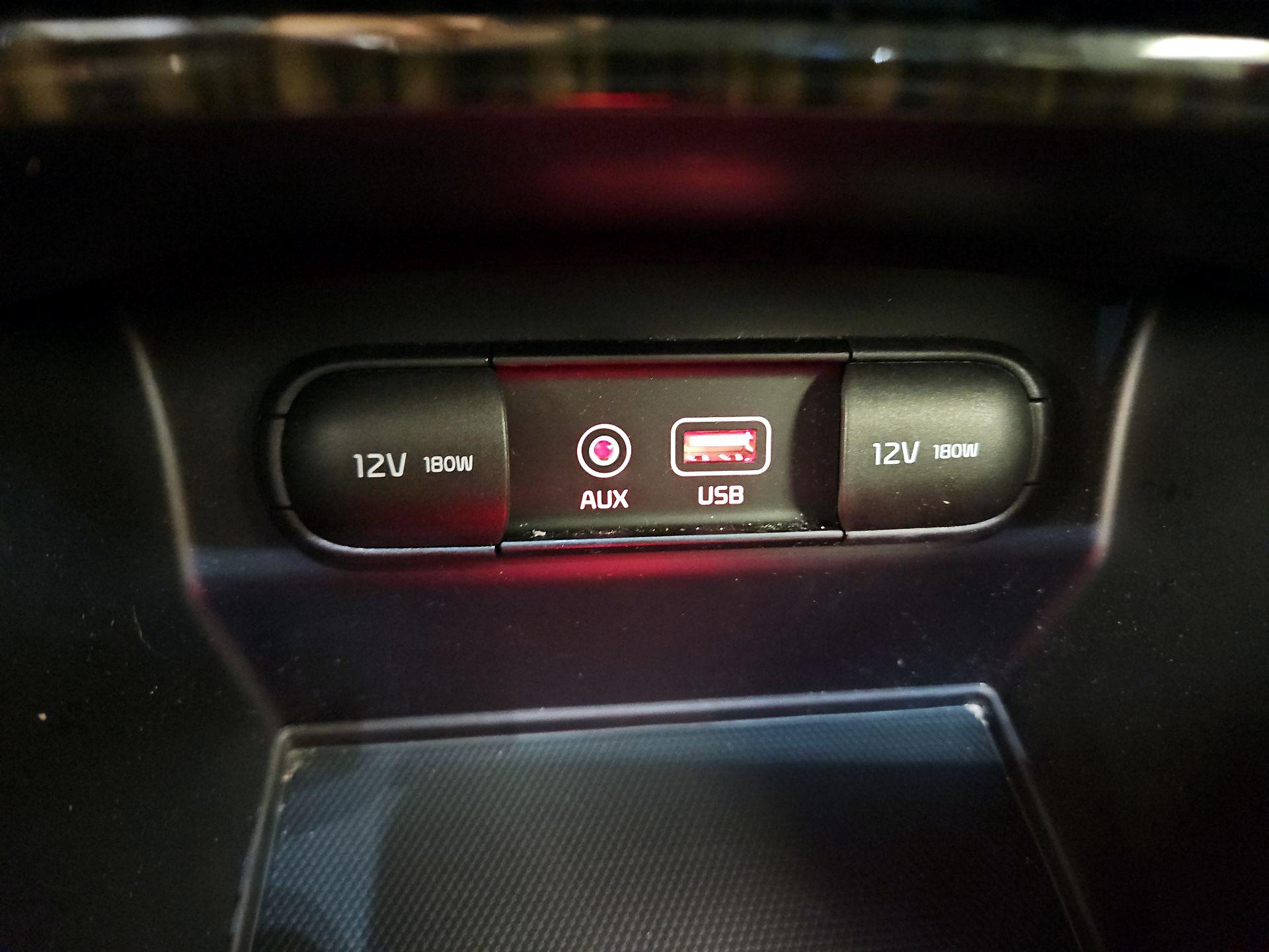 Thumbnail: 2019 Kia Sorento - 19