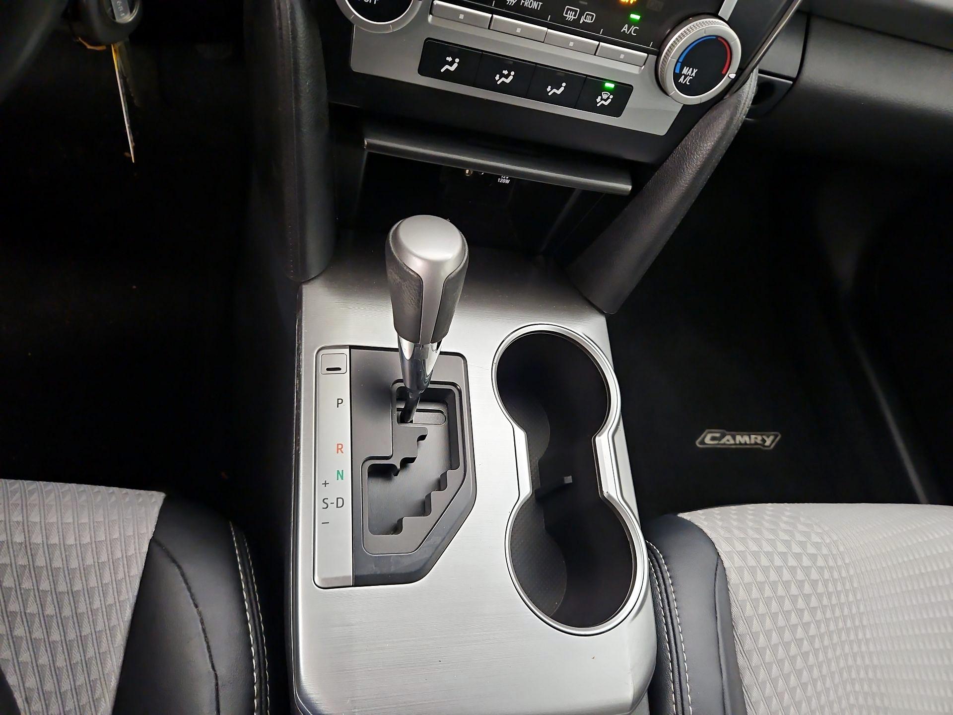 Thumbnail: 2014 Toyota Camry - 17