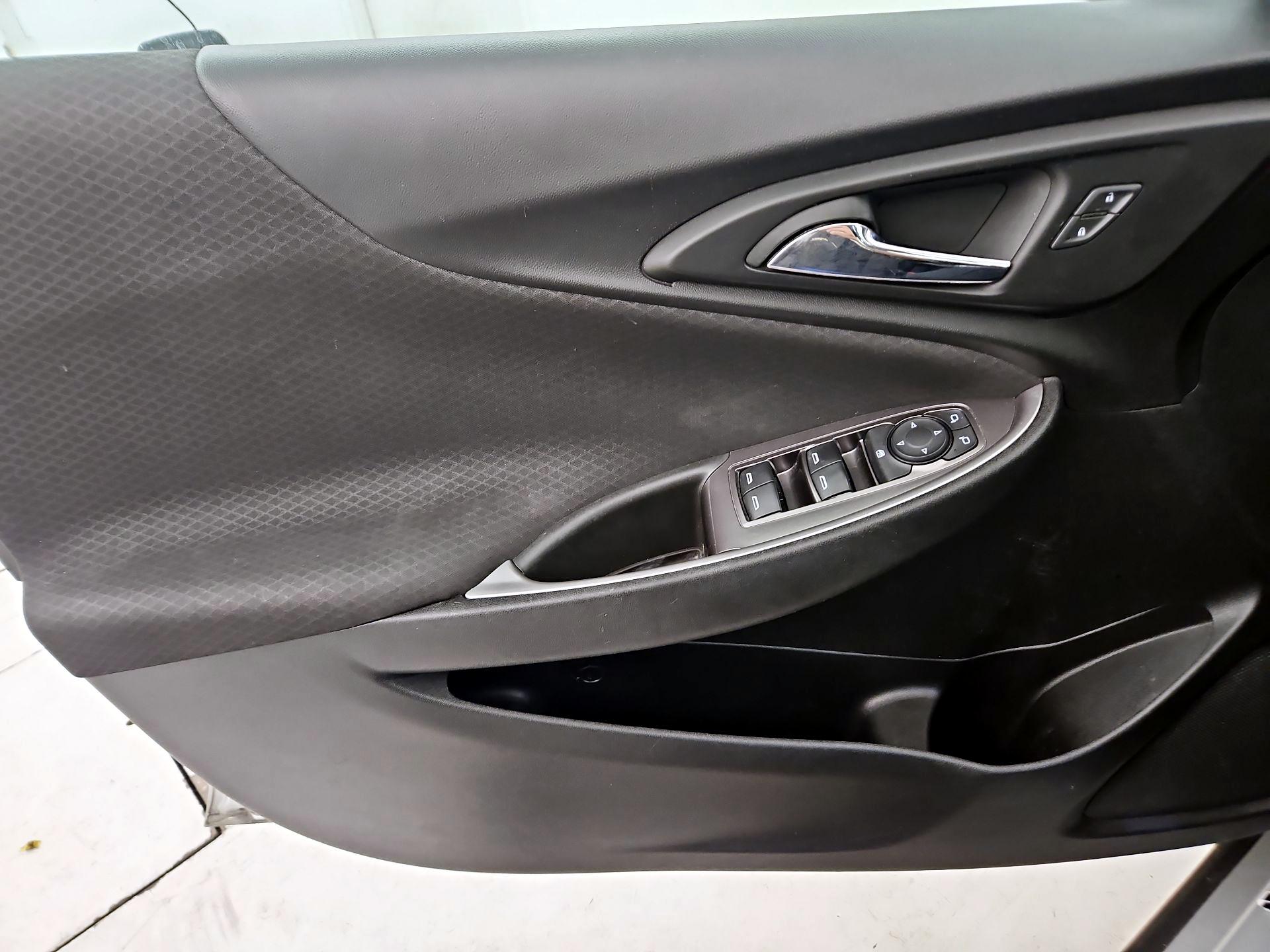 Thumbnail: 2019 Chevrolet Malibu - 12