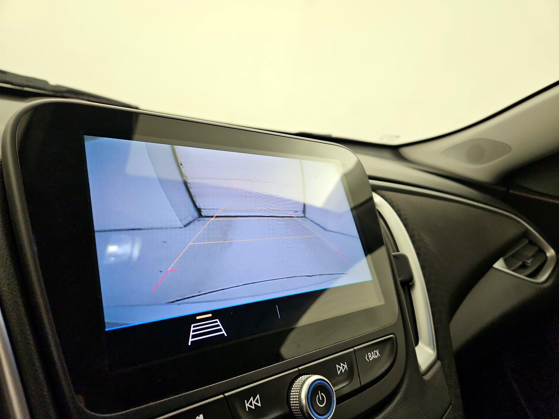 Thumbnail: 2019 Chevrolet Malibu - 14