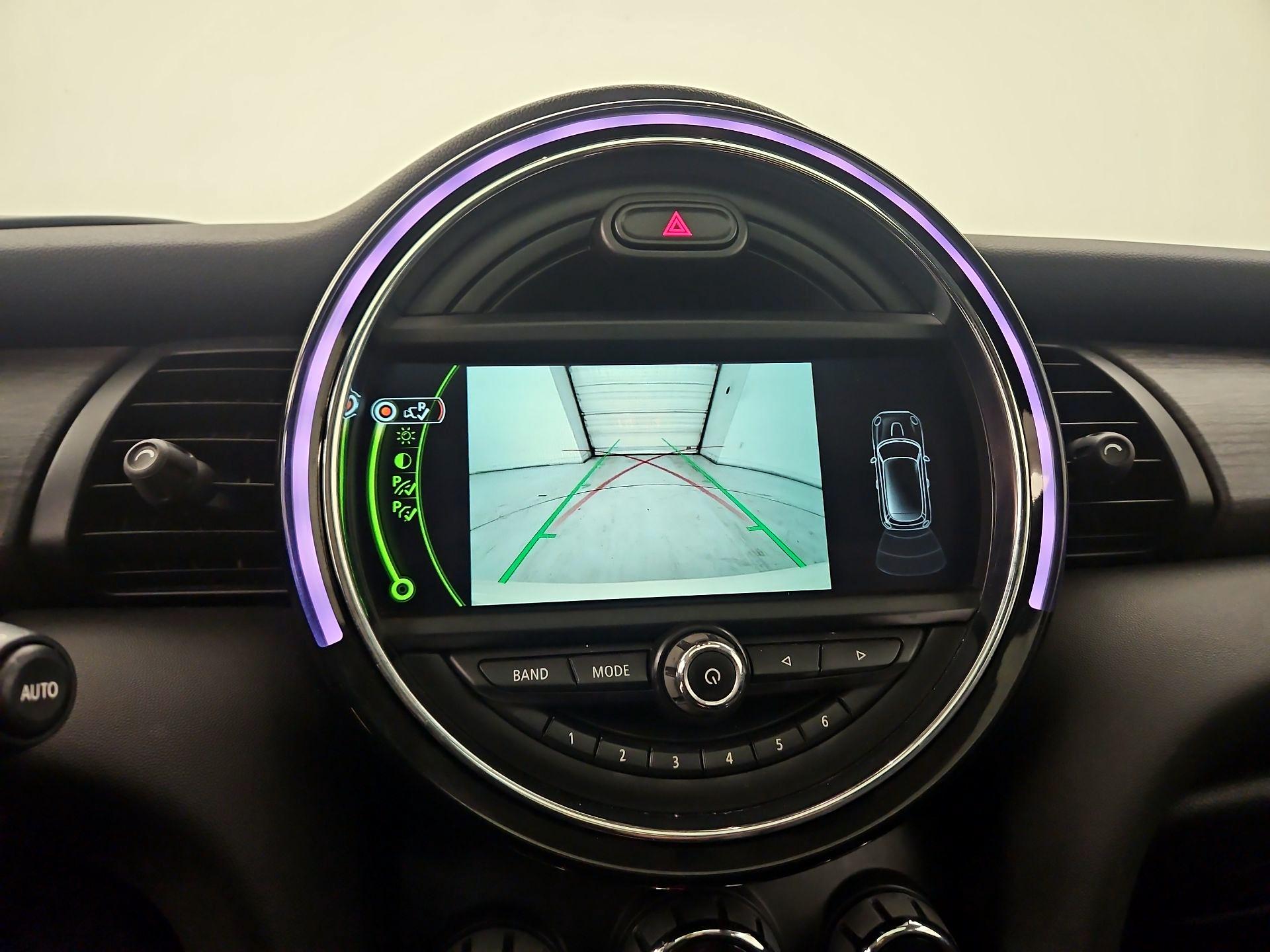 Thumbnail: 2016 MINI Cooper Hardtop - 14