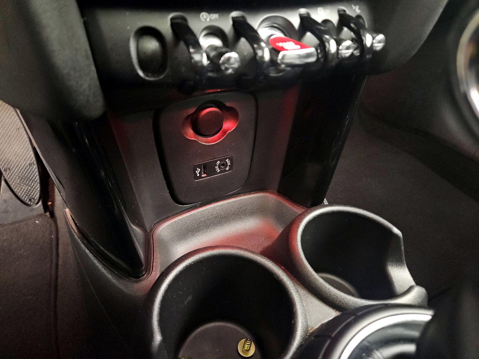 Thumbnail: 2016 MINI Cooper Hardtop - 18