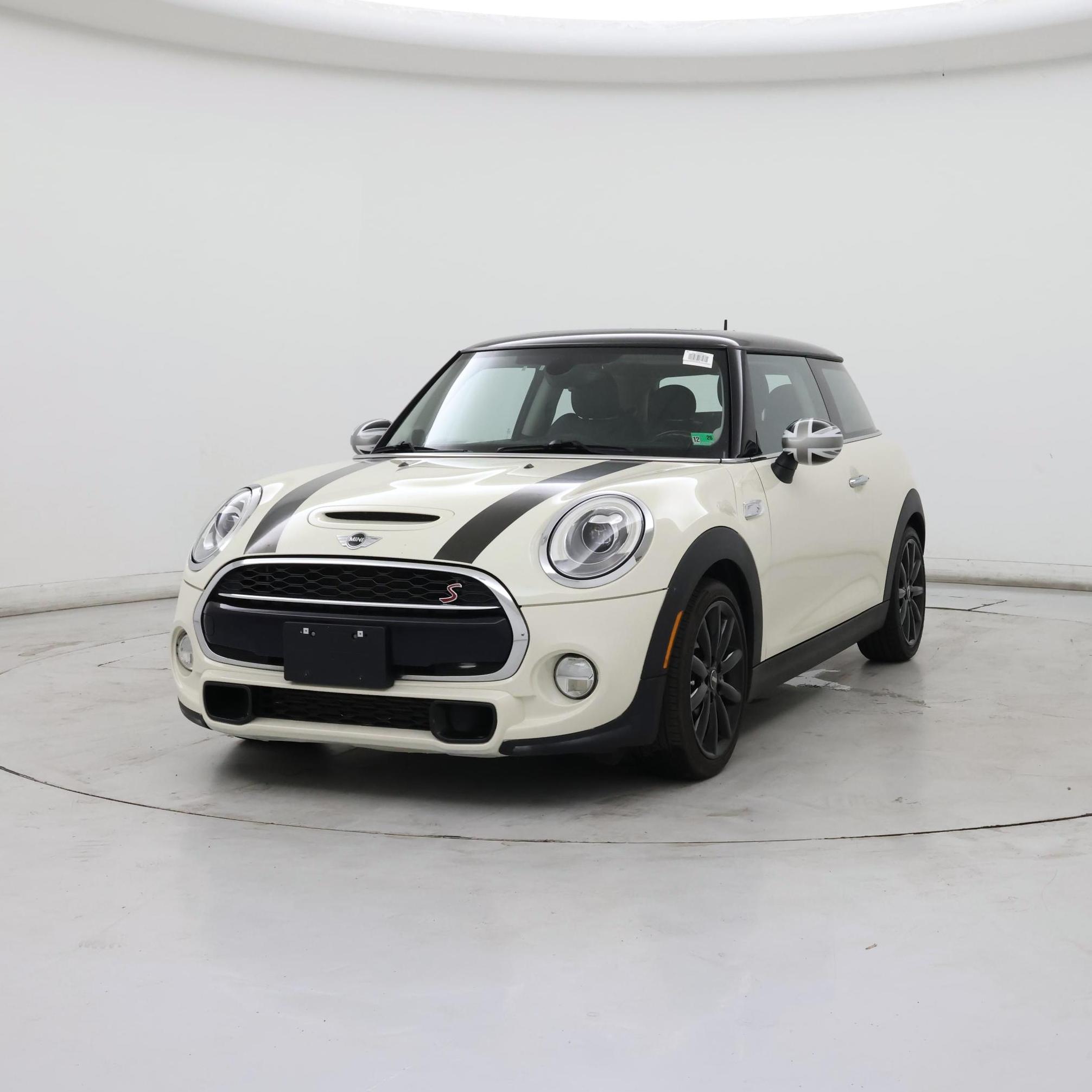 Thumbnail: 2016 MINI Cooper Hardtop - 4