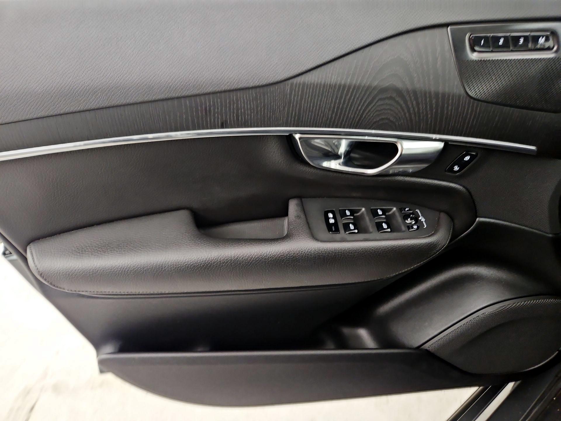 Thumbnail: 2020 Volvo XC90 - 12